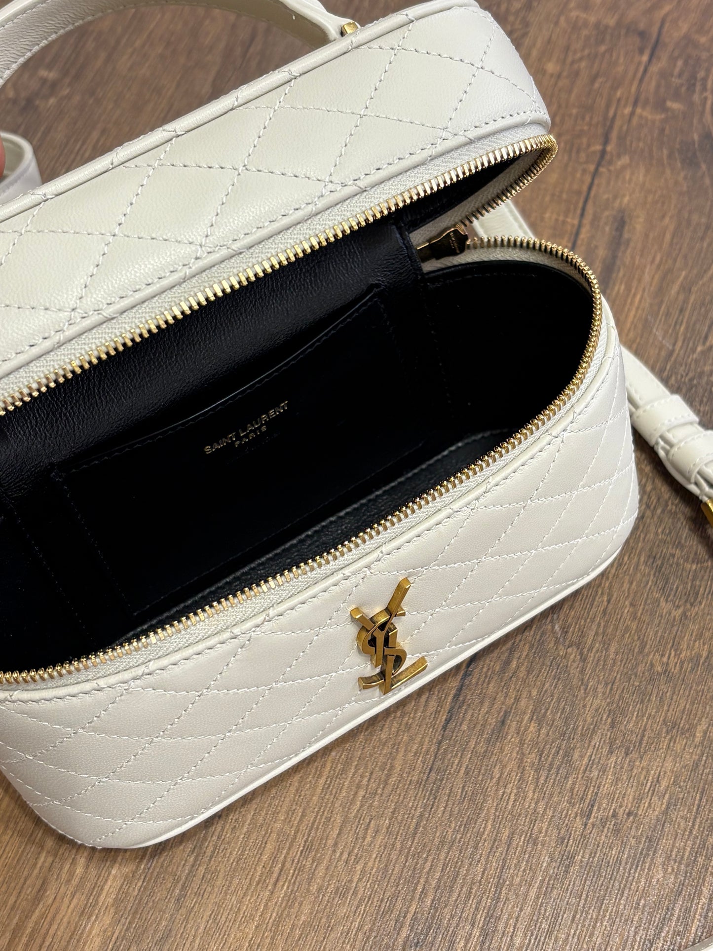 Borsa Saint Laurent Gaby Vanity Large in Pelle Avorio. Nuovo