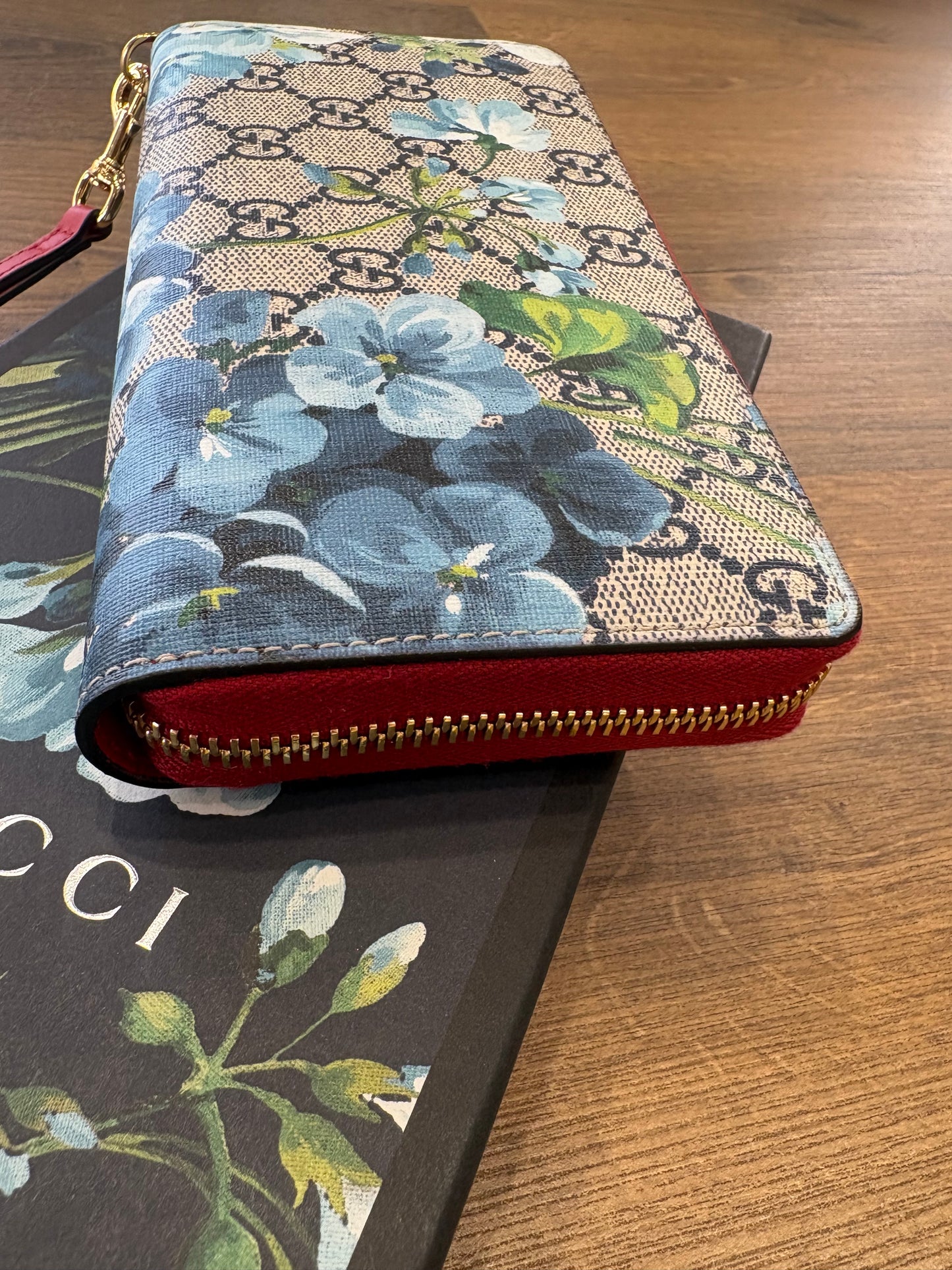 Gucci Portafoglio Continental GG Blooms con cerniera perimetrale