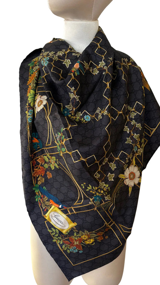 Gucci Carre’ in Twill di seta stampato Cruise 2025. Nuovo