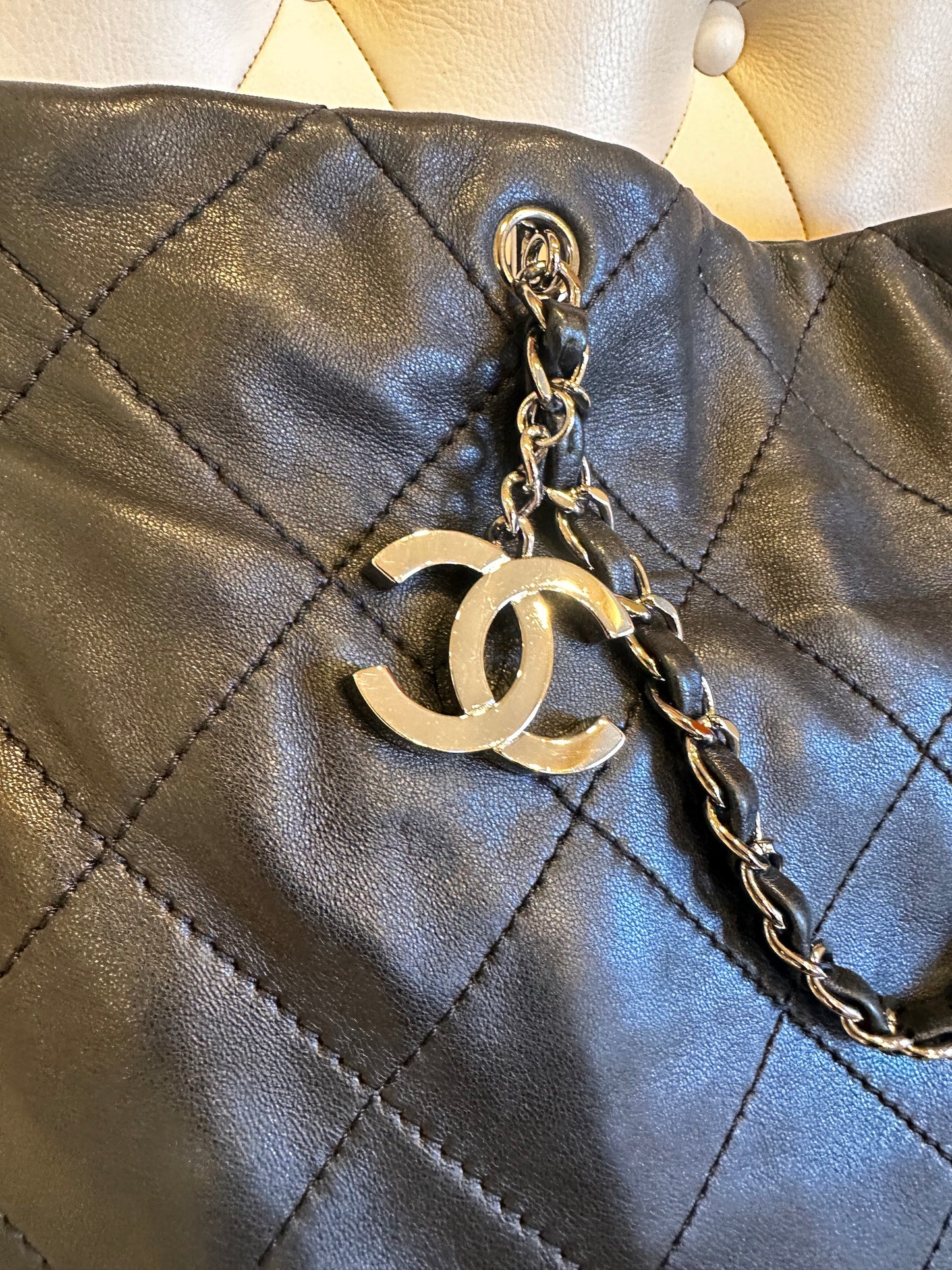 Chanel tote bag agnello nero metallo silver