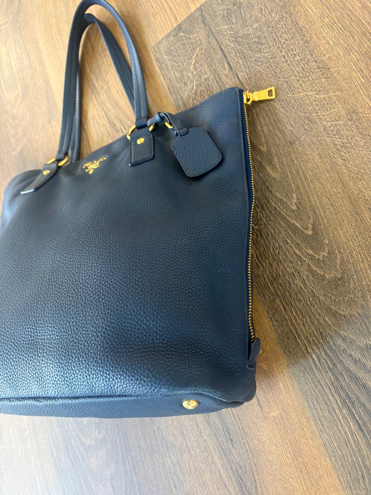 Prada tote bag pelle di daino martellata  blu cobalto