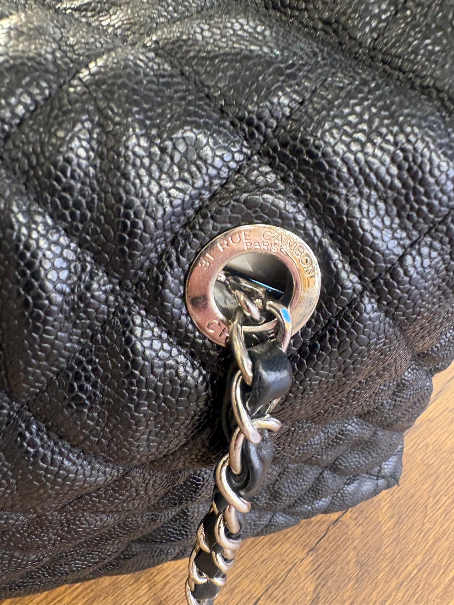 Borsa Chanel French Riviera Hobo in Pelle Caviar Quilted e Hardware Argentato