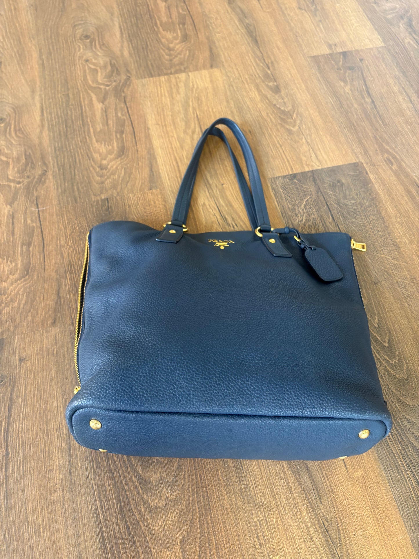 Prada tote bag pelle di daino martellata  blu cobalto