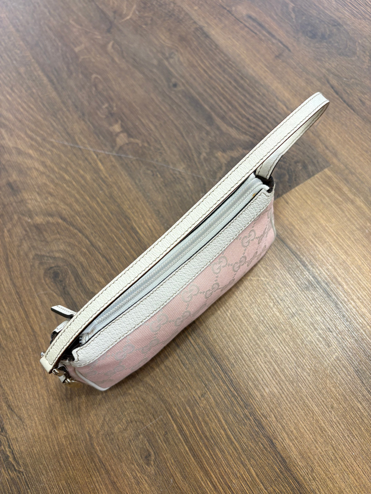 Gucci Mini Borsa a Spalla Boat Pochette Vintage in Tela GG Canvas Rosa e Pelle Bianca