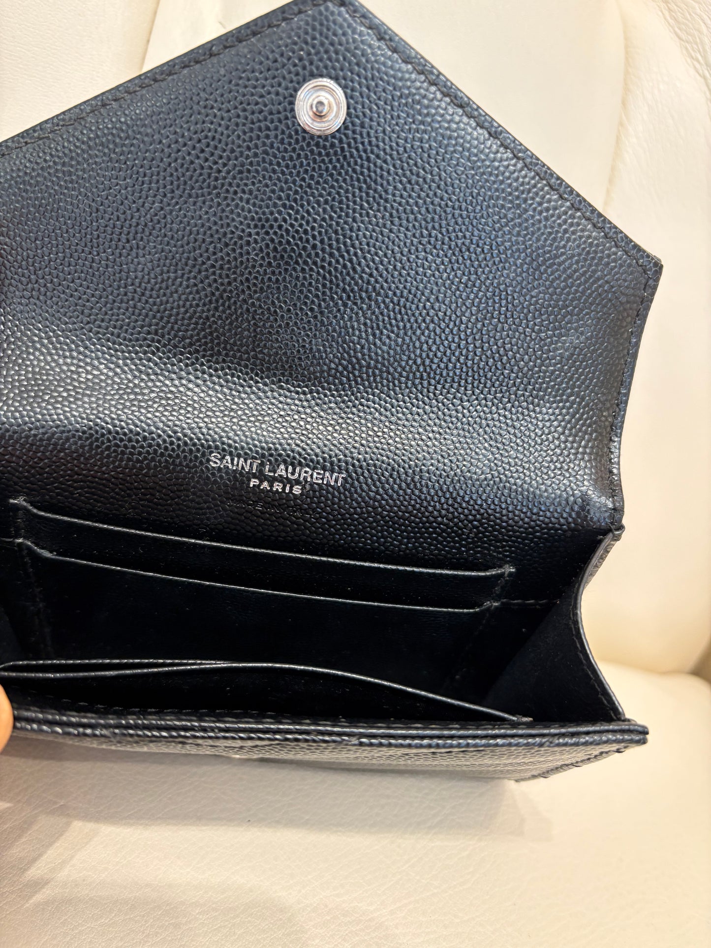 Ysl Cassandre porta carte in pelle goffrata grain de poudre