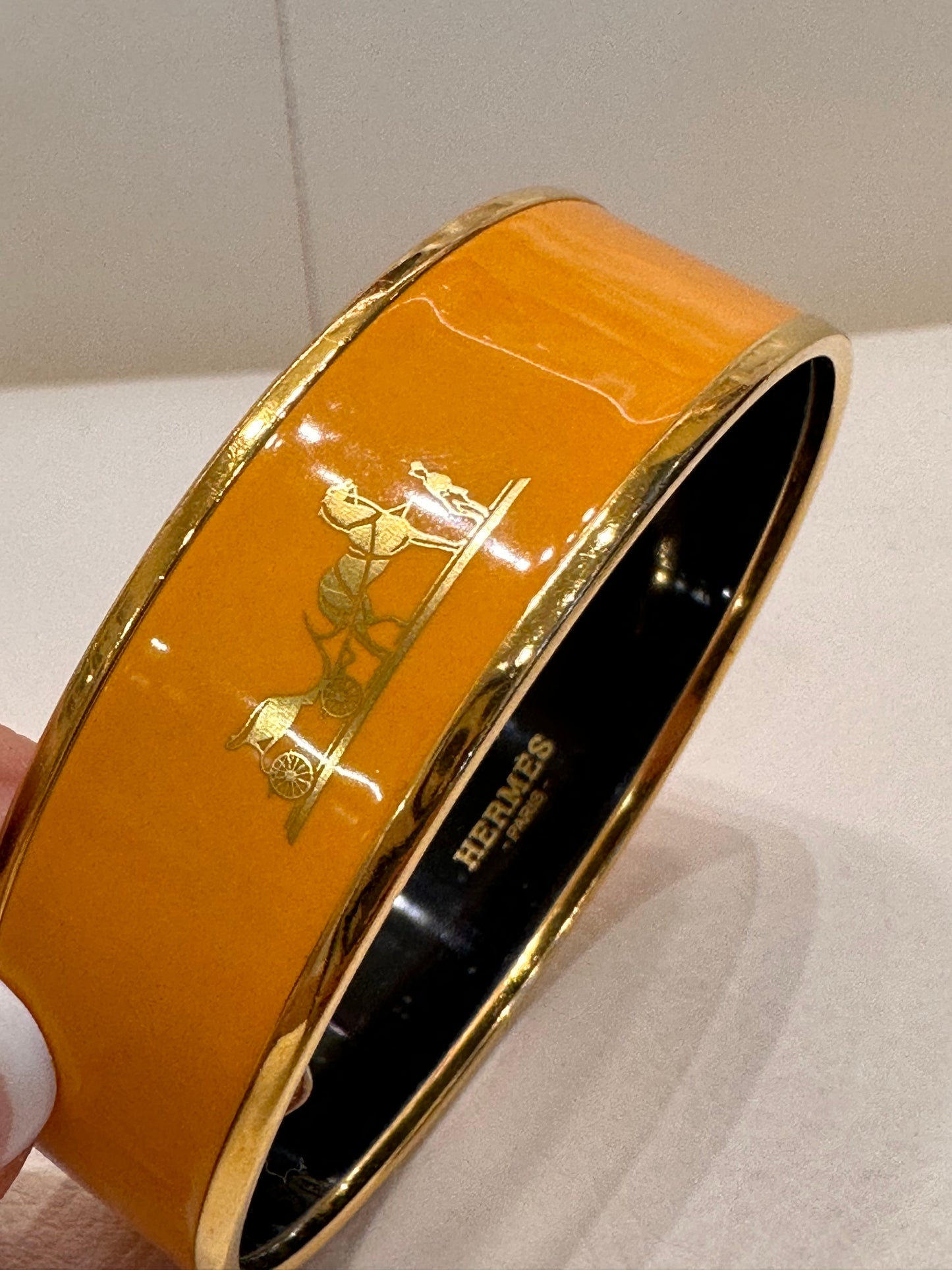 Hermès Paris bracciale placcato in oro e smalto arancione