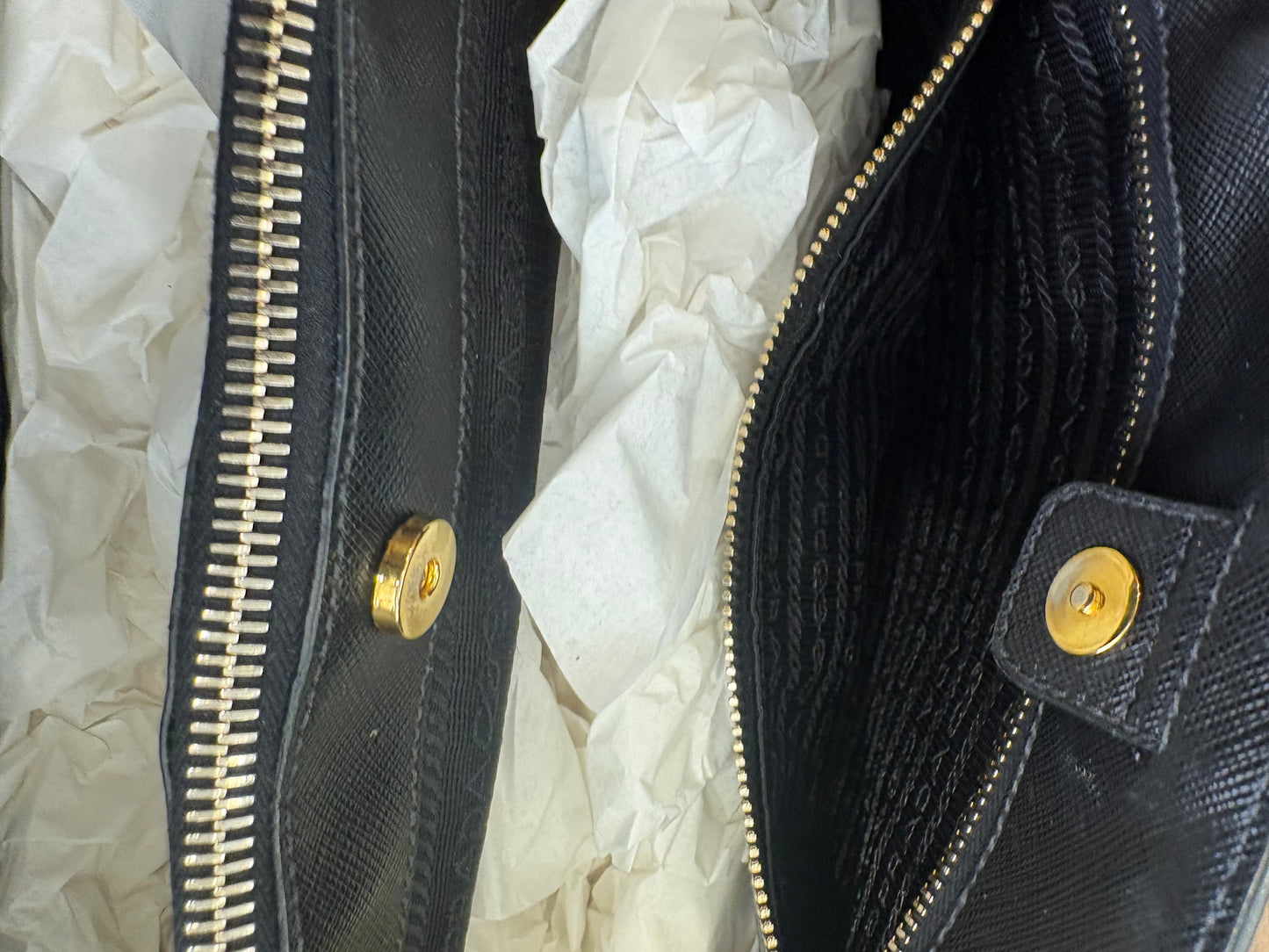 Prada Galleria Medium in Pelle Saffiano Nero