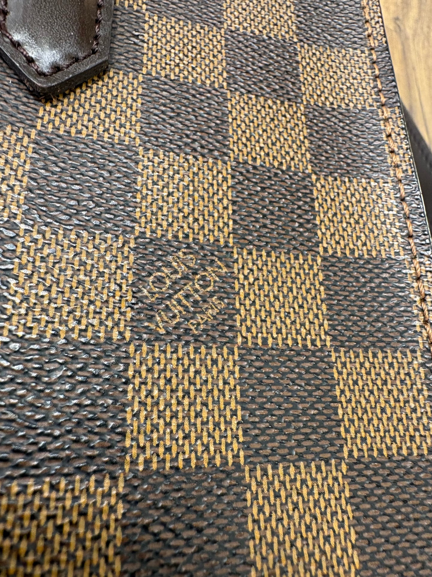 Louis Vuitton Triana borsa a tracolla in tela ebene damier