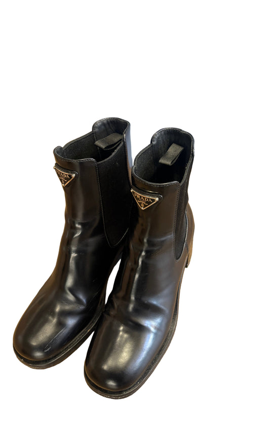 Prada stivaletti in pelle spazzolata 38