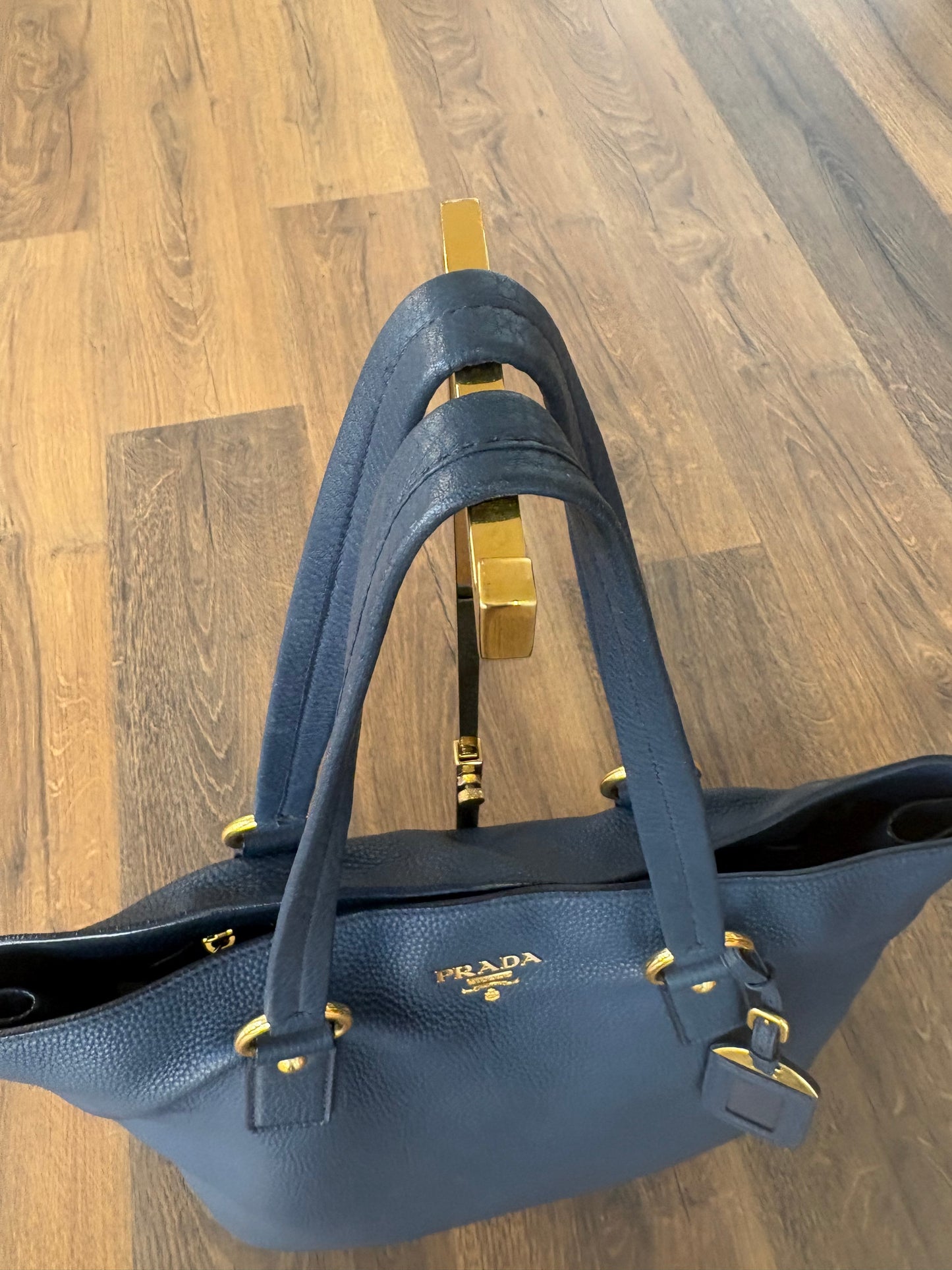 Prada tote bag pelle di daino martellata  blu cobalto