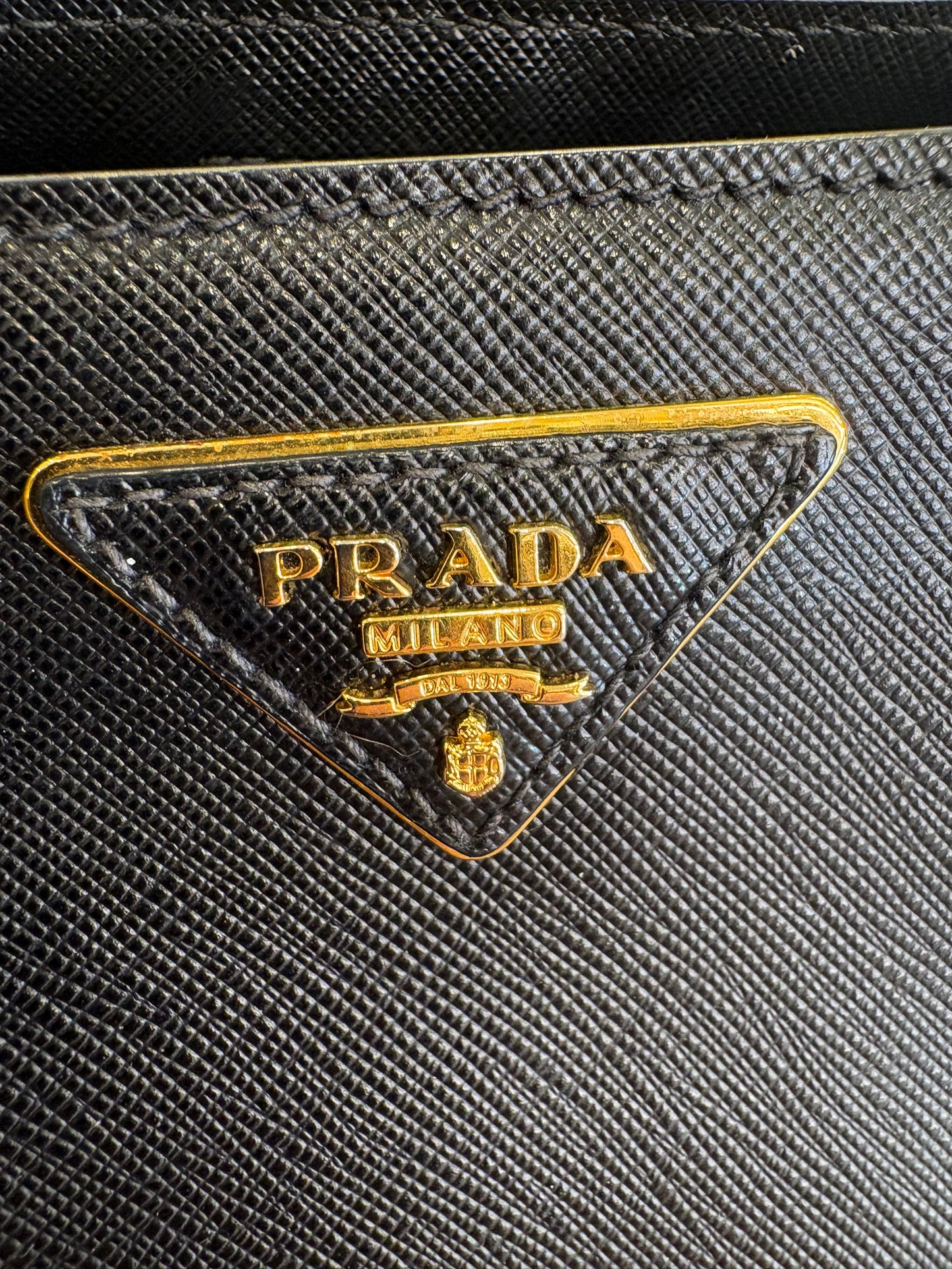 Prada Galleria Medium in Pelle Saffiano Nero
