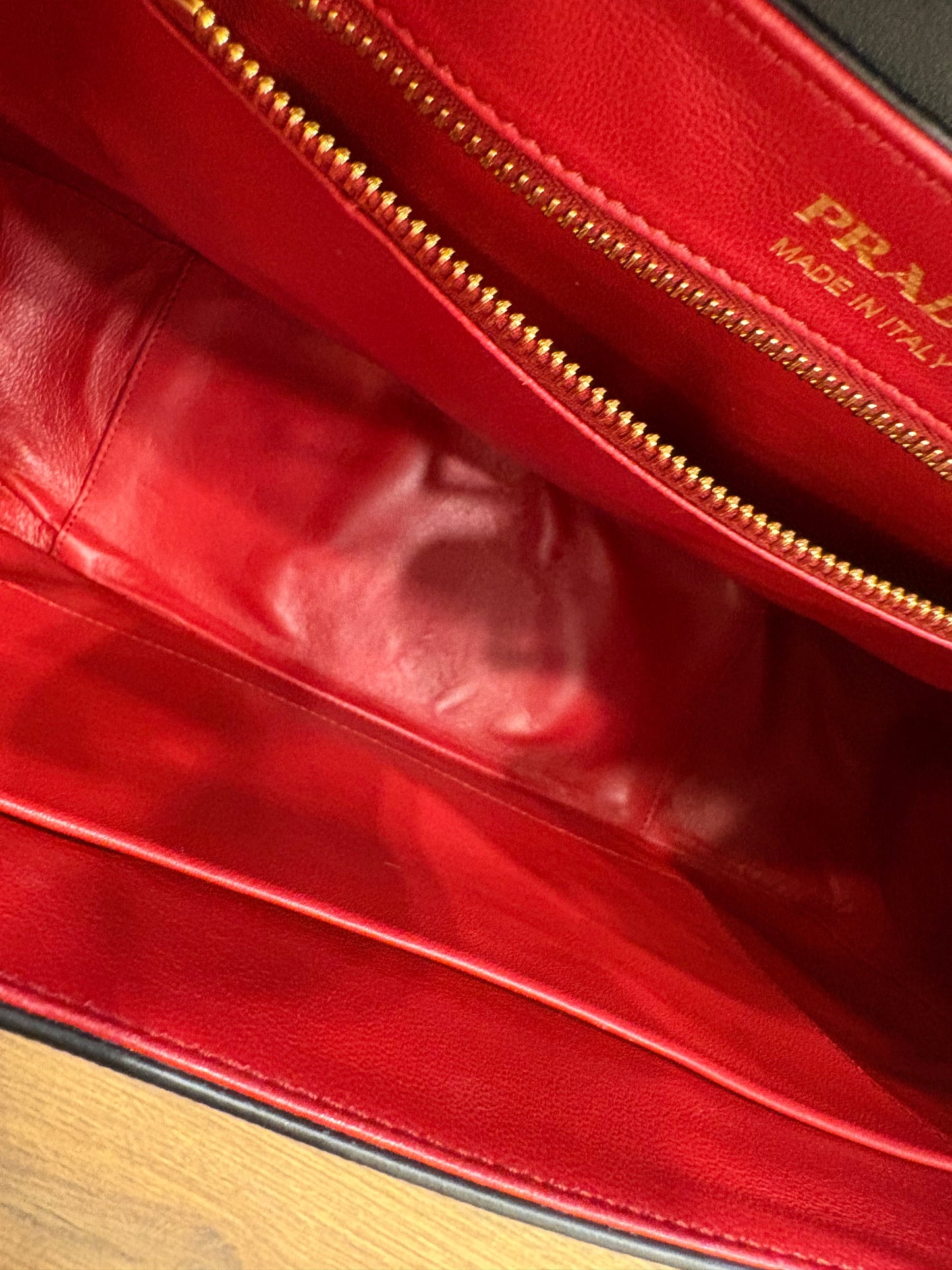 Borsa Prada Sidonie Top Handle in Pelle Saffiano Nera con Finiture Oro