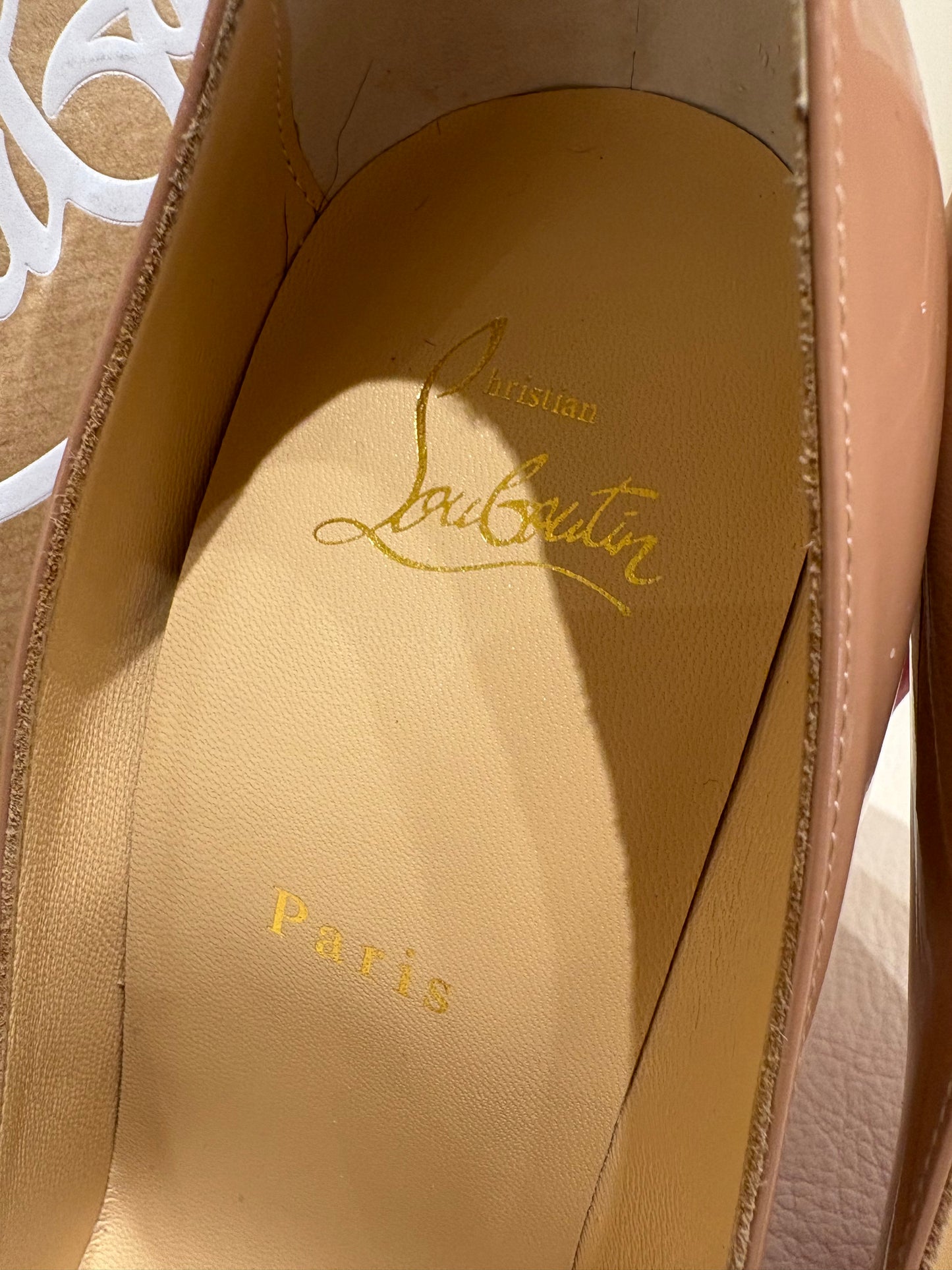 Louboutin Kate décolleté 100mm pelle verniciata cipria 40