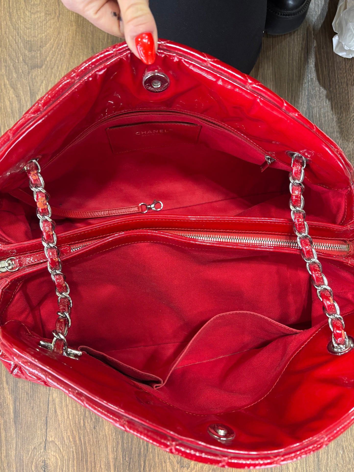 Chanel Mademoiselle in pelle verniciata rossa