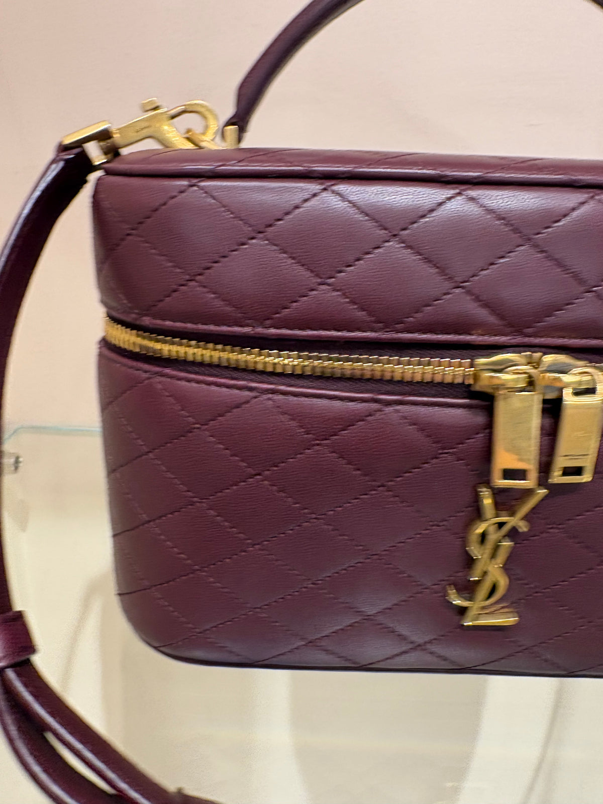 Saint Laurent Gaby Vanity Rouge Cabernet. Nuovo