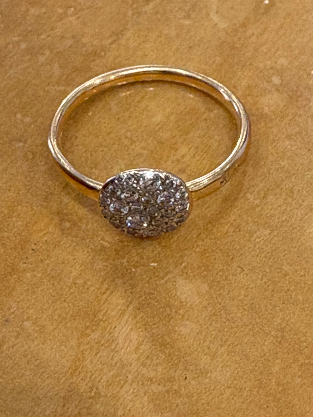 Pomellato Anello  Sabbia Modello Piccolo in Oro Giallo 18kt con Pavé di Diamanti Bianchi
