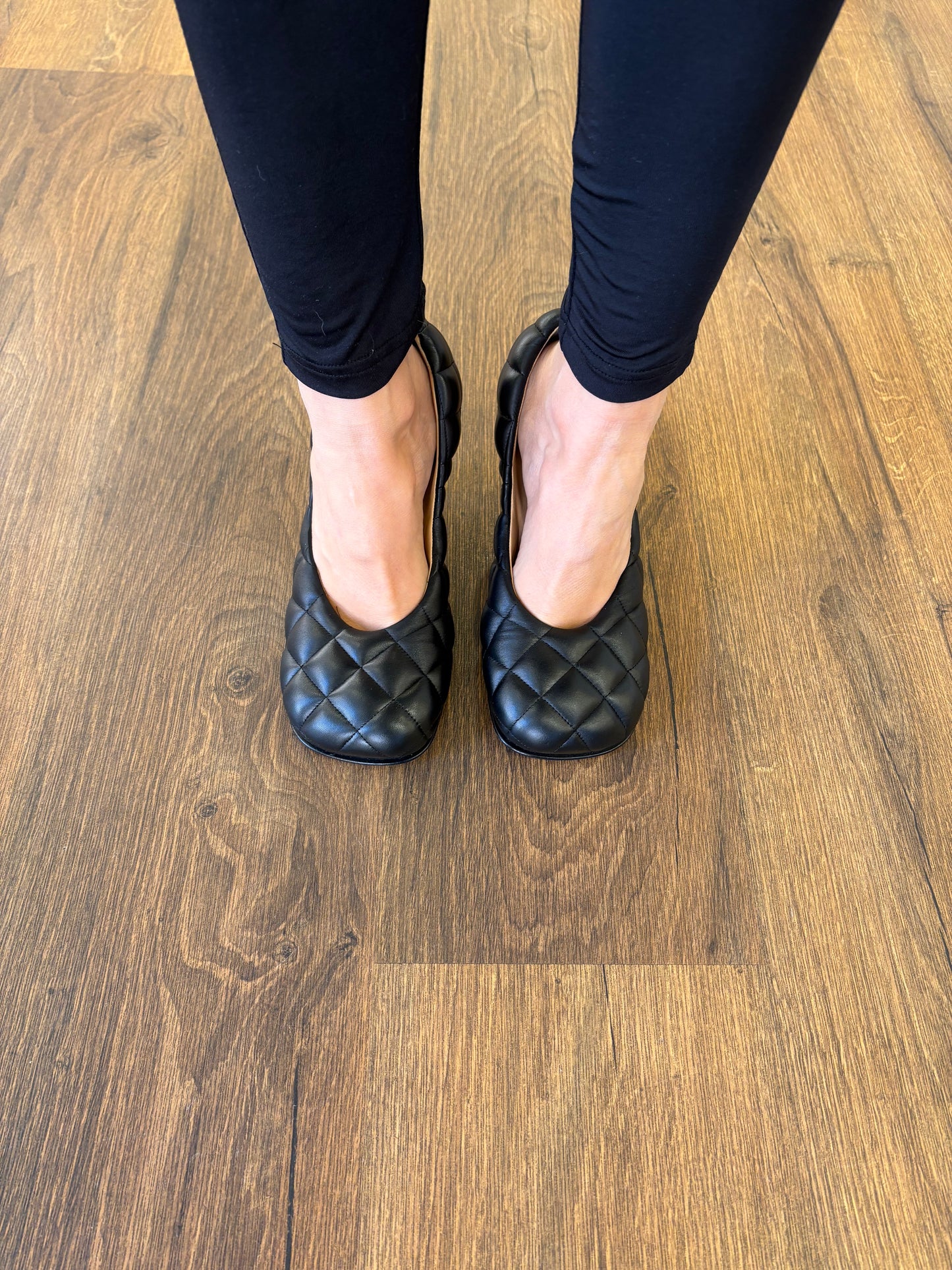 Bottega Veneta Puffy Bloc trapuntata in pelle nera 37. Nuovo