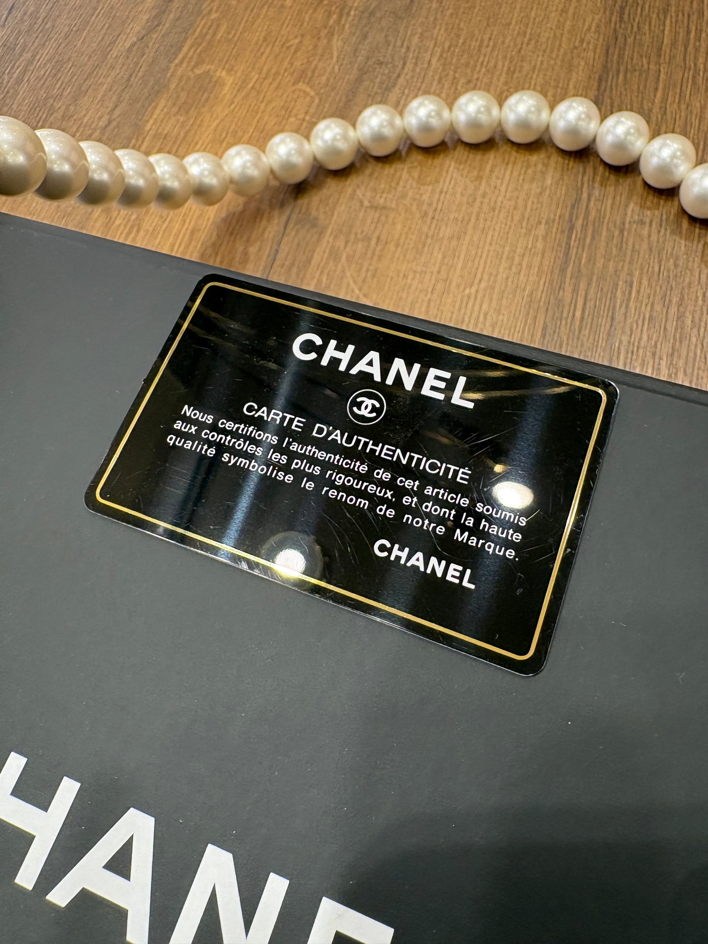 Chanel CC Mark Chain Wallet e perle