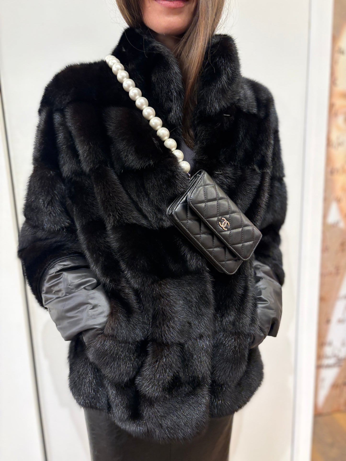 Chanel CC Mark Chain Wallet e perle