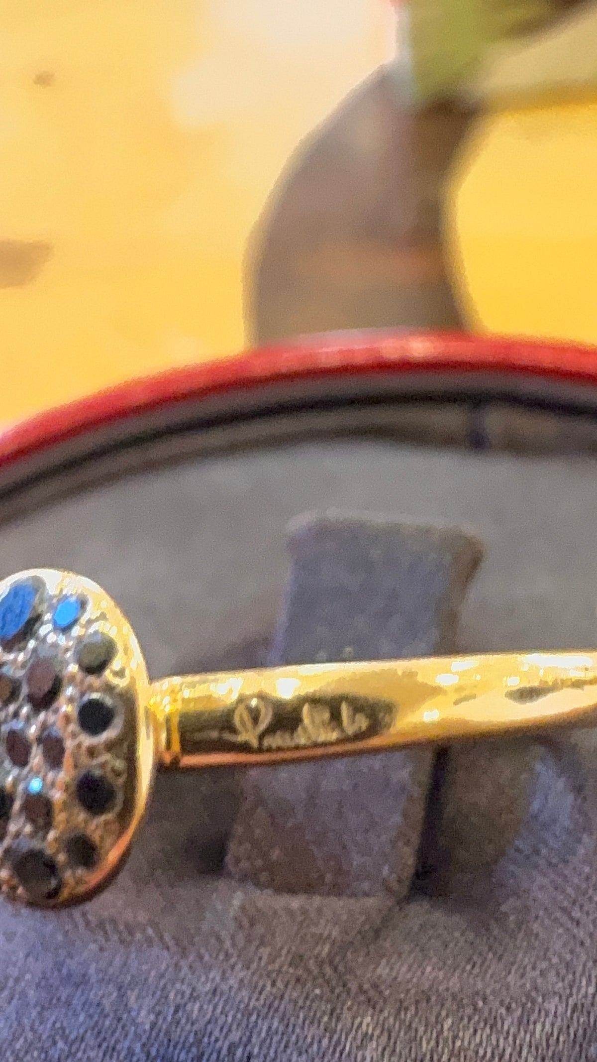 Pomellato Anello Sabbia Piccolo in Oro Giallo  18kt con Pavé di Diamanti Neri