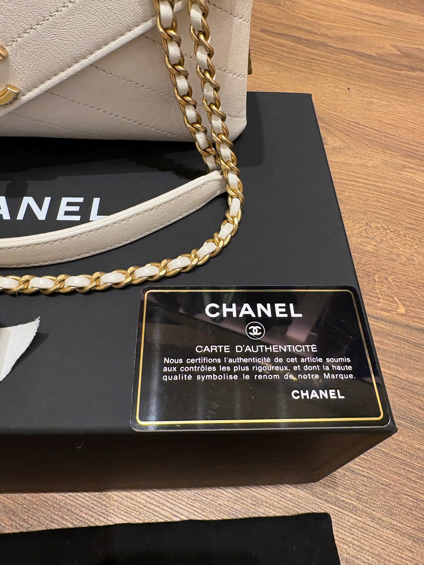 Chanel Triple Compartment in pelle bianca