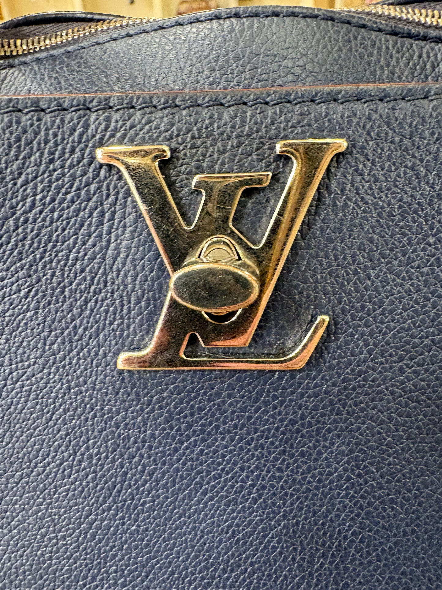 Louis Vuitton LockMe To in pelle azzurra