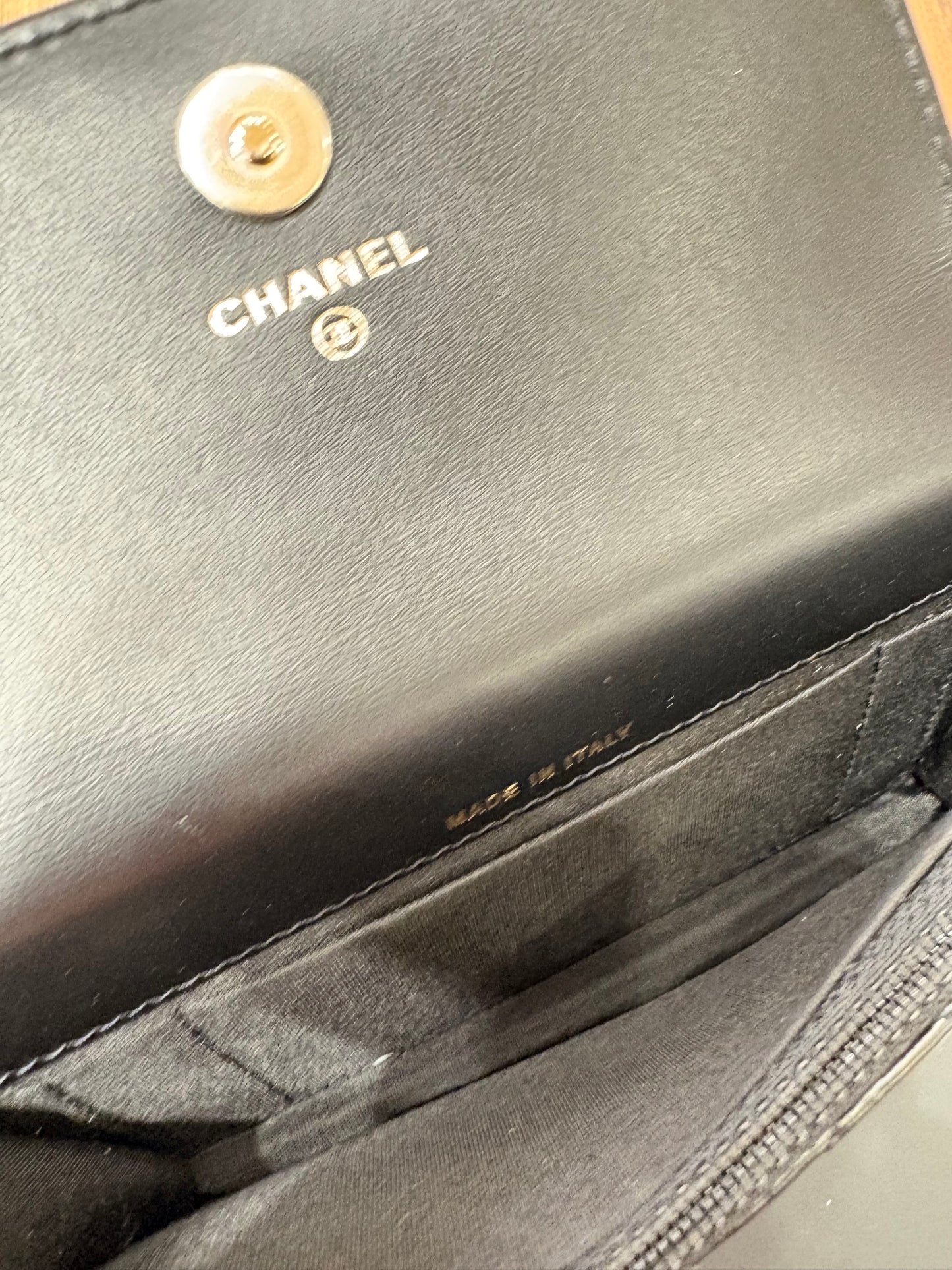 Chanel CC Mark Chain Wallet e perle
