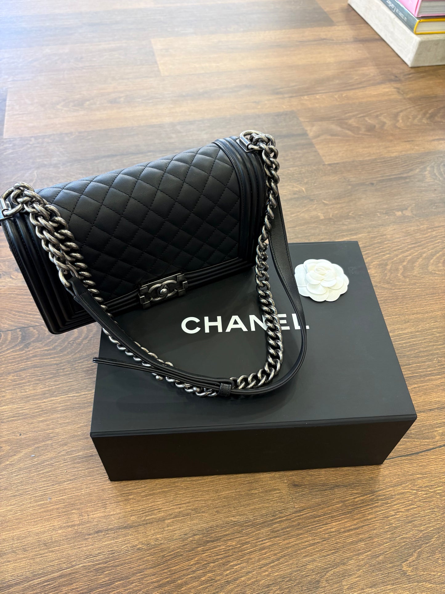 Chanel boy in pelle matelasse ‘ nera e rutenio
