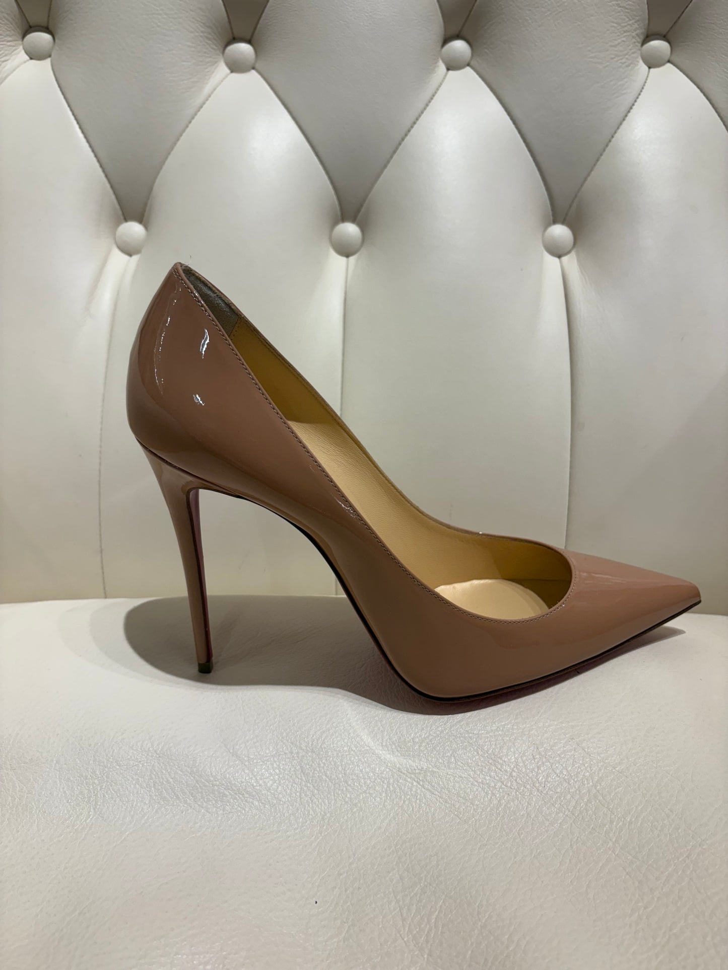 Louboutin Kate décolleté 100mm pelle verniciata cipria 40