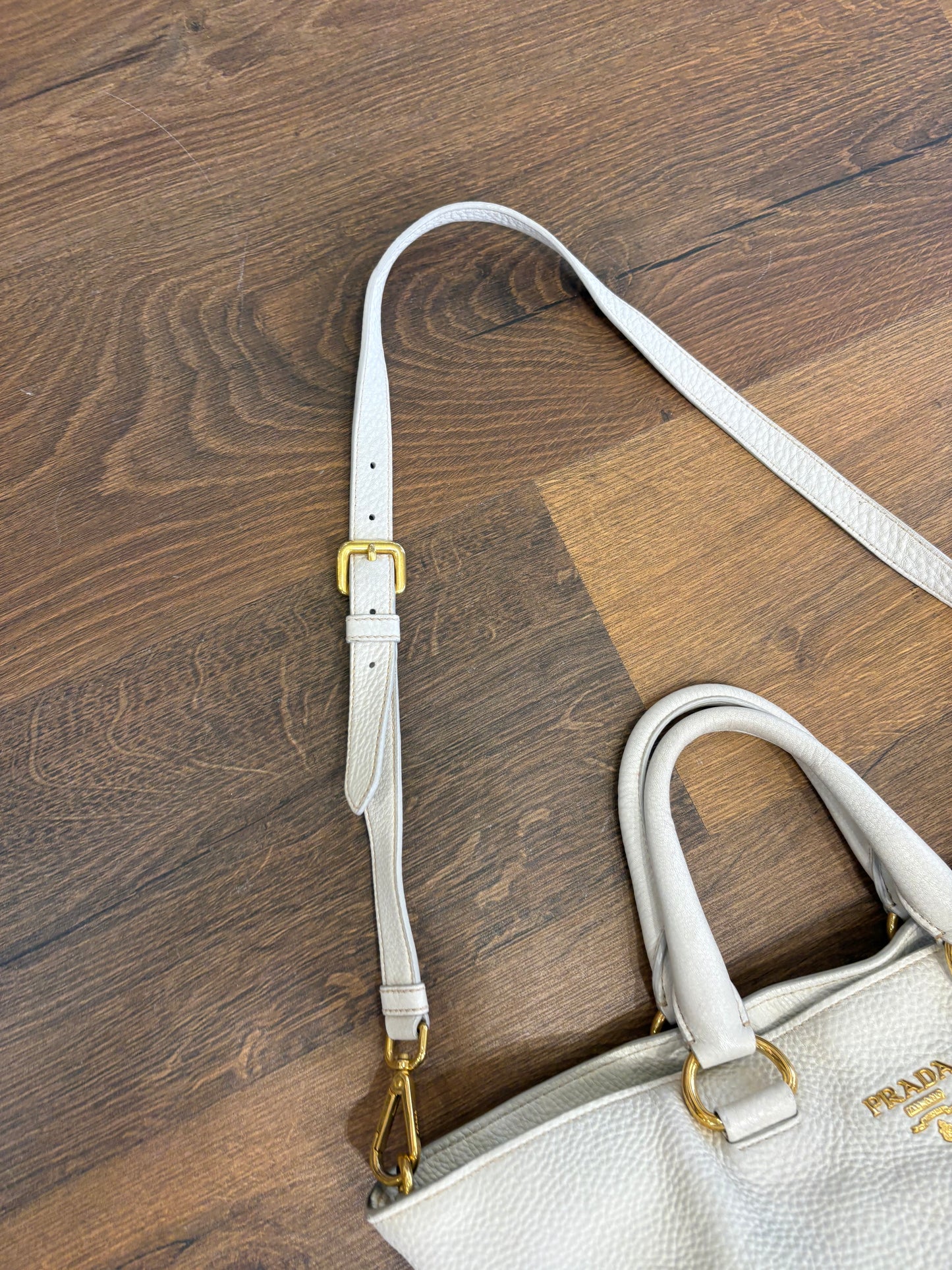 Prada shopping bag pelle martellata bianca