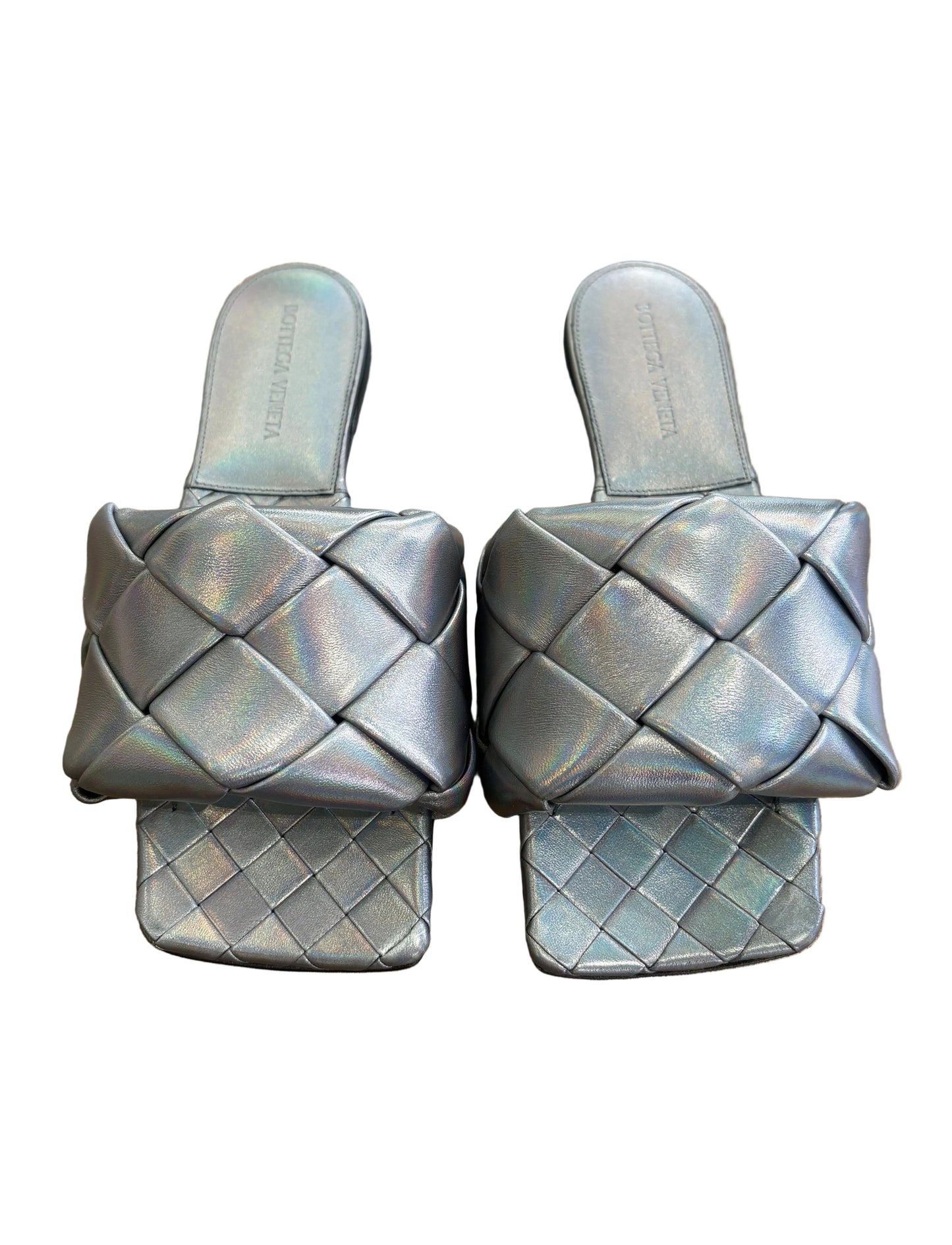 Bottega Veneta Sandali Flat Lido in Pelle Intrecciata Oyster Metallic 36. Nuovo
