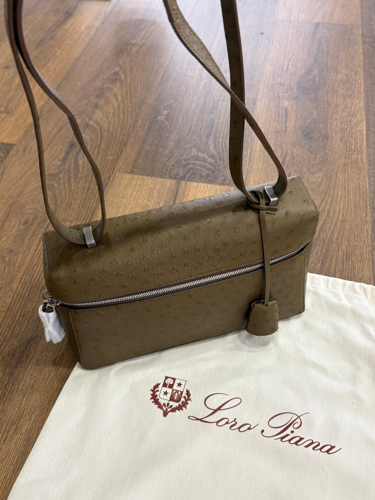 Loro Piana Extra Bag L27 in Pelle di Struzzo. Nuova