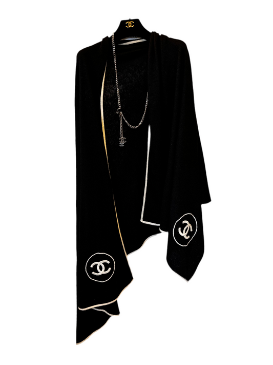 Chanel maxi stola cashmere e seta con logo grande