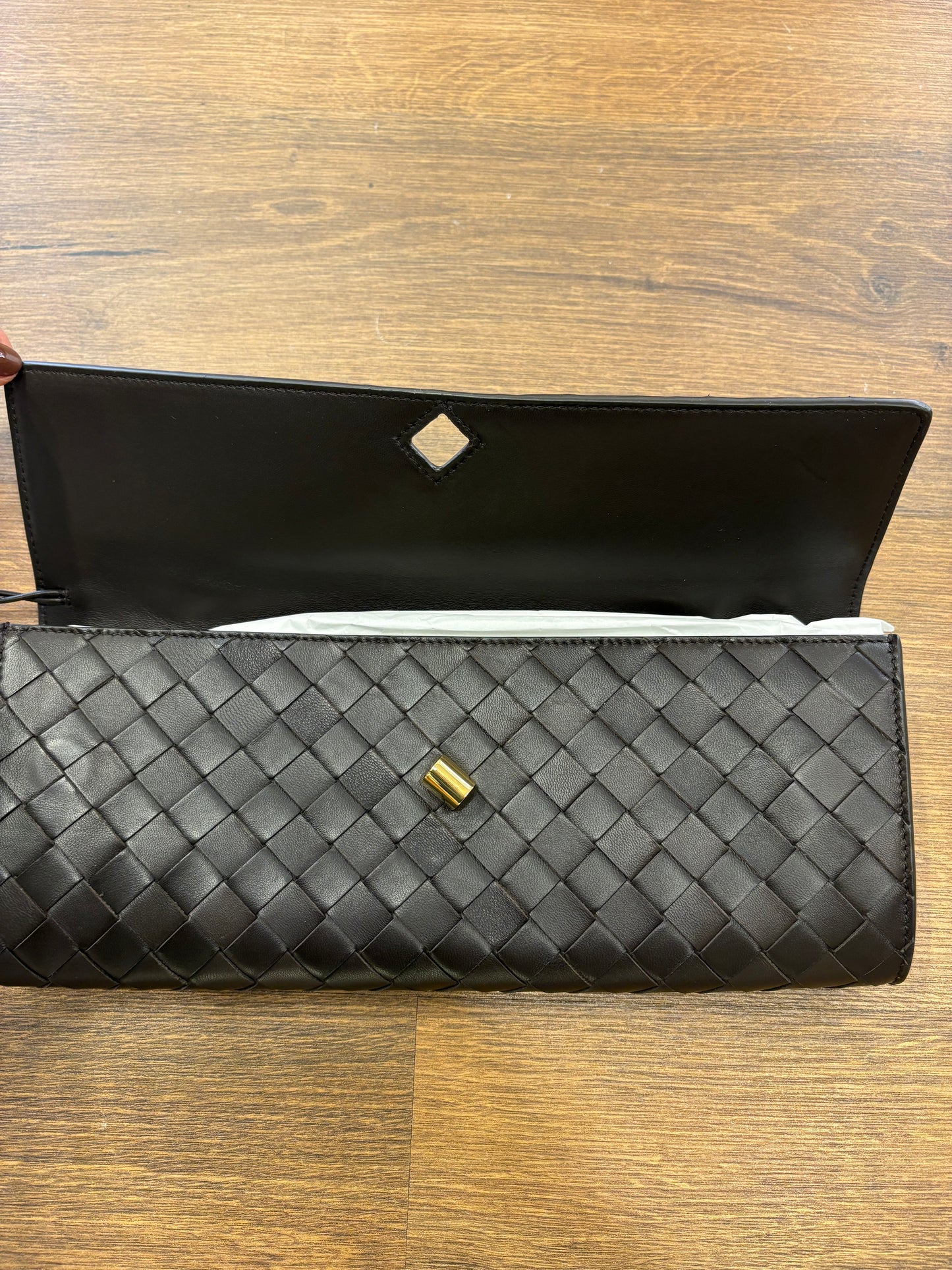 Bottega Veneta Andiamo clutch (fondant). Nuovo