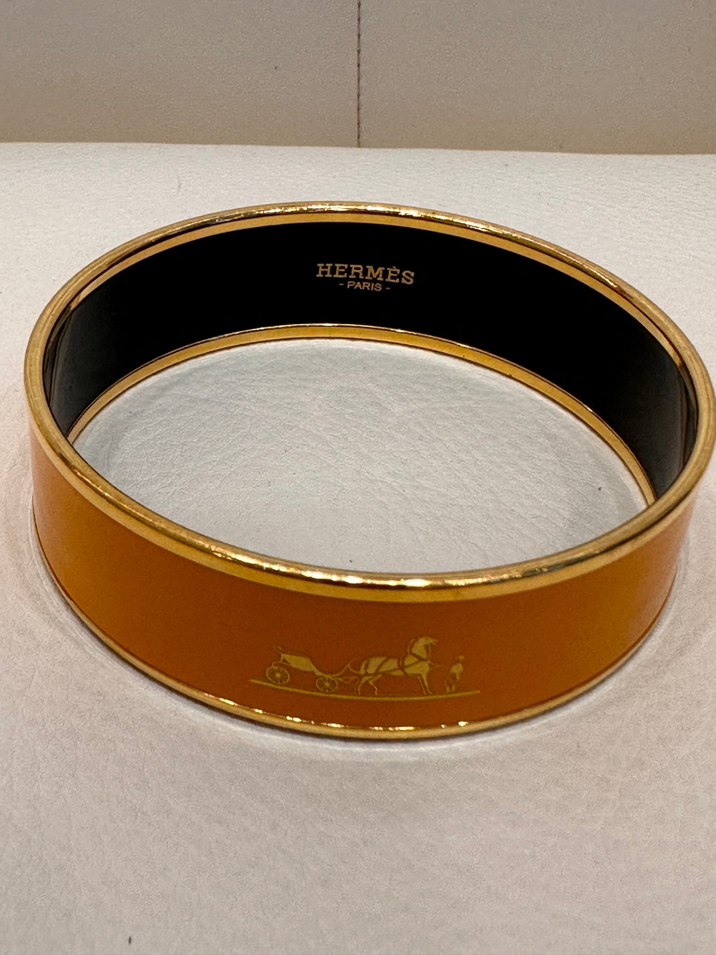 Hermès Paris bracciale placcato in oro e smalto arancione