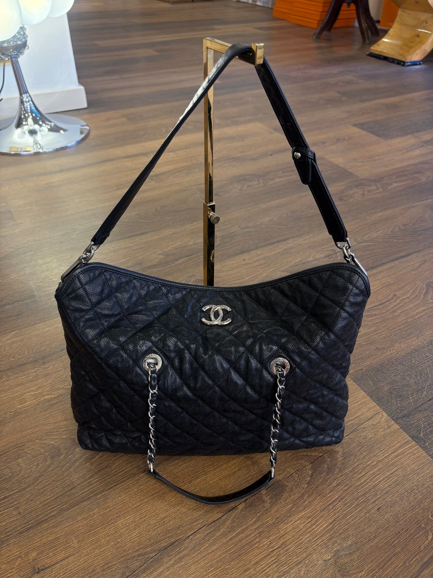 Borsa Chanel French Riviera Hobo in Pelle Caviar Quilted e Hardware Argentato