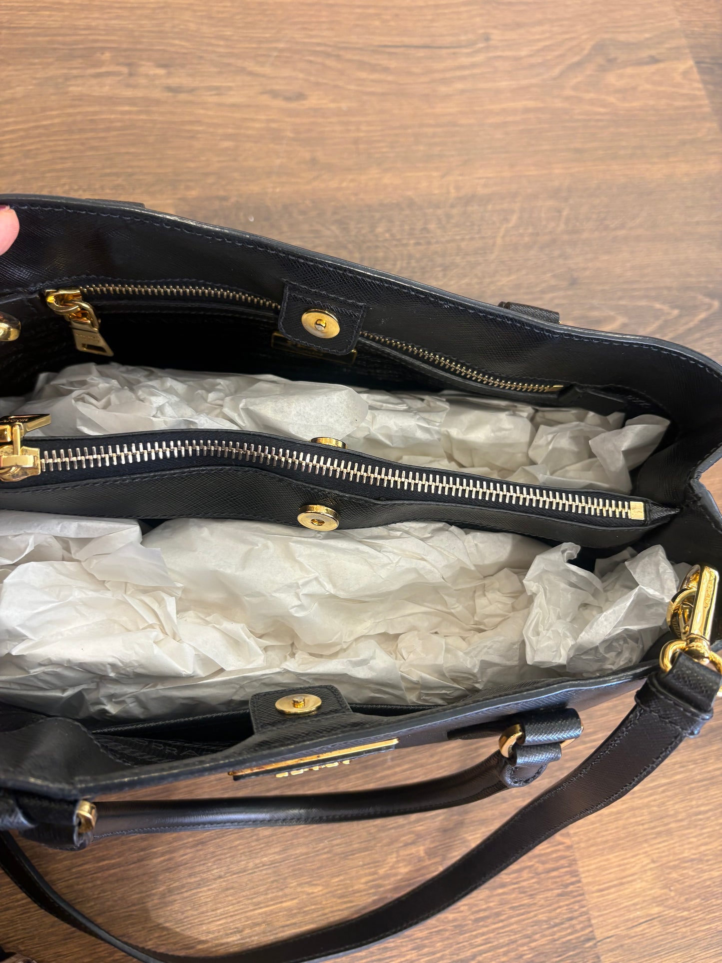 Prada Galleria Medium in Pelle Saffiano Nero
