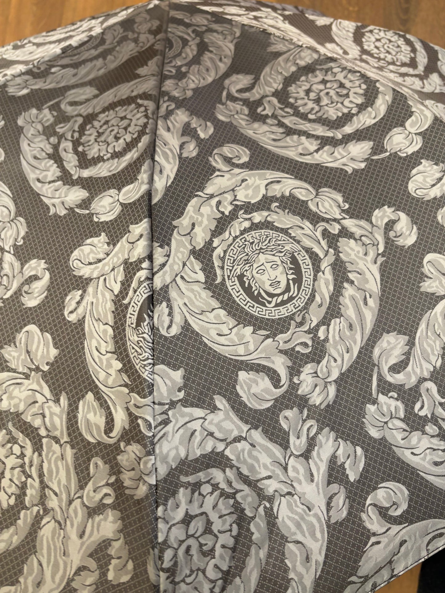 Versace ombrello barocco meduse grigio. Nuovo