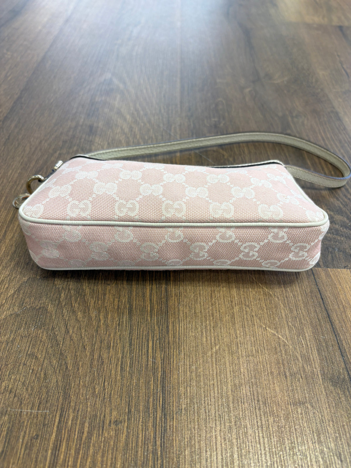 Gucci Mini Borsa a Spalla Boat Pochette Vintage in Tela GG Canvas Rosa e Pelle Bianca