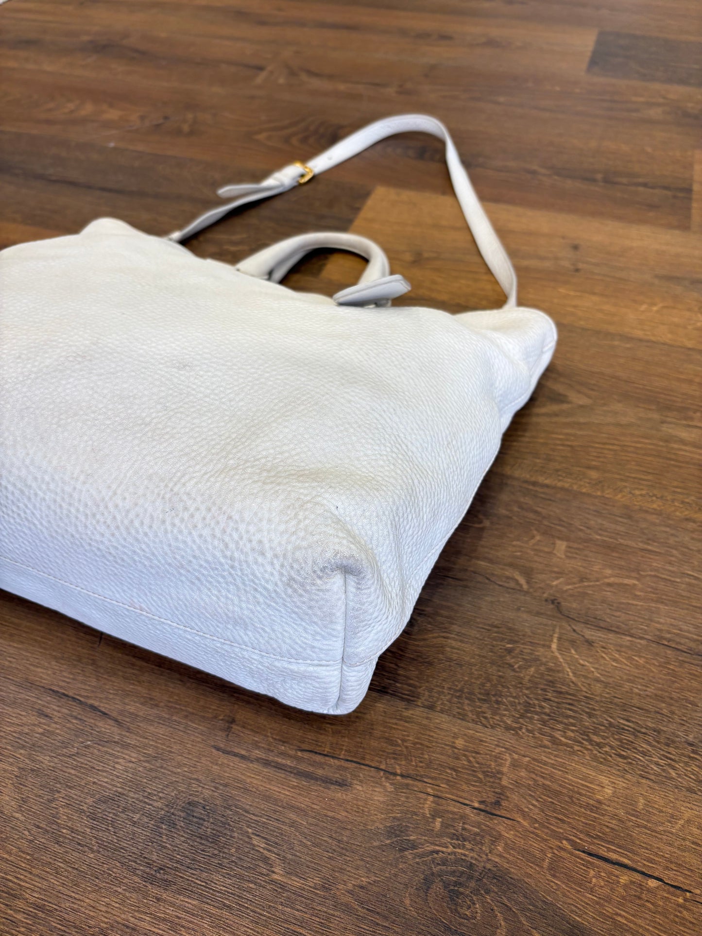 Prada shopping bag pelle martellata bianca