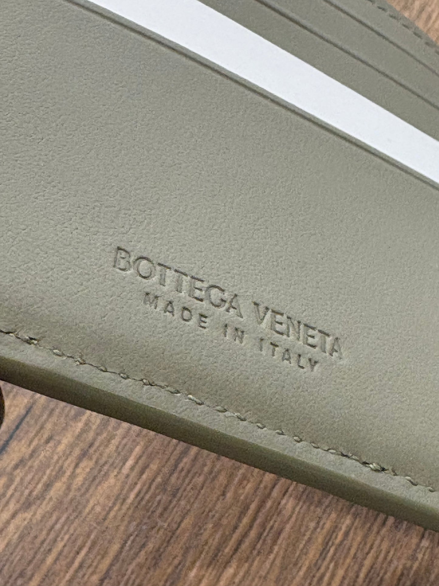 Bottega Veneta portafoglio da uomo in pelle intrecciata . Nuovo