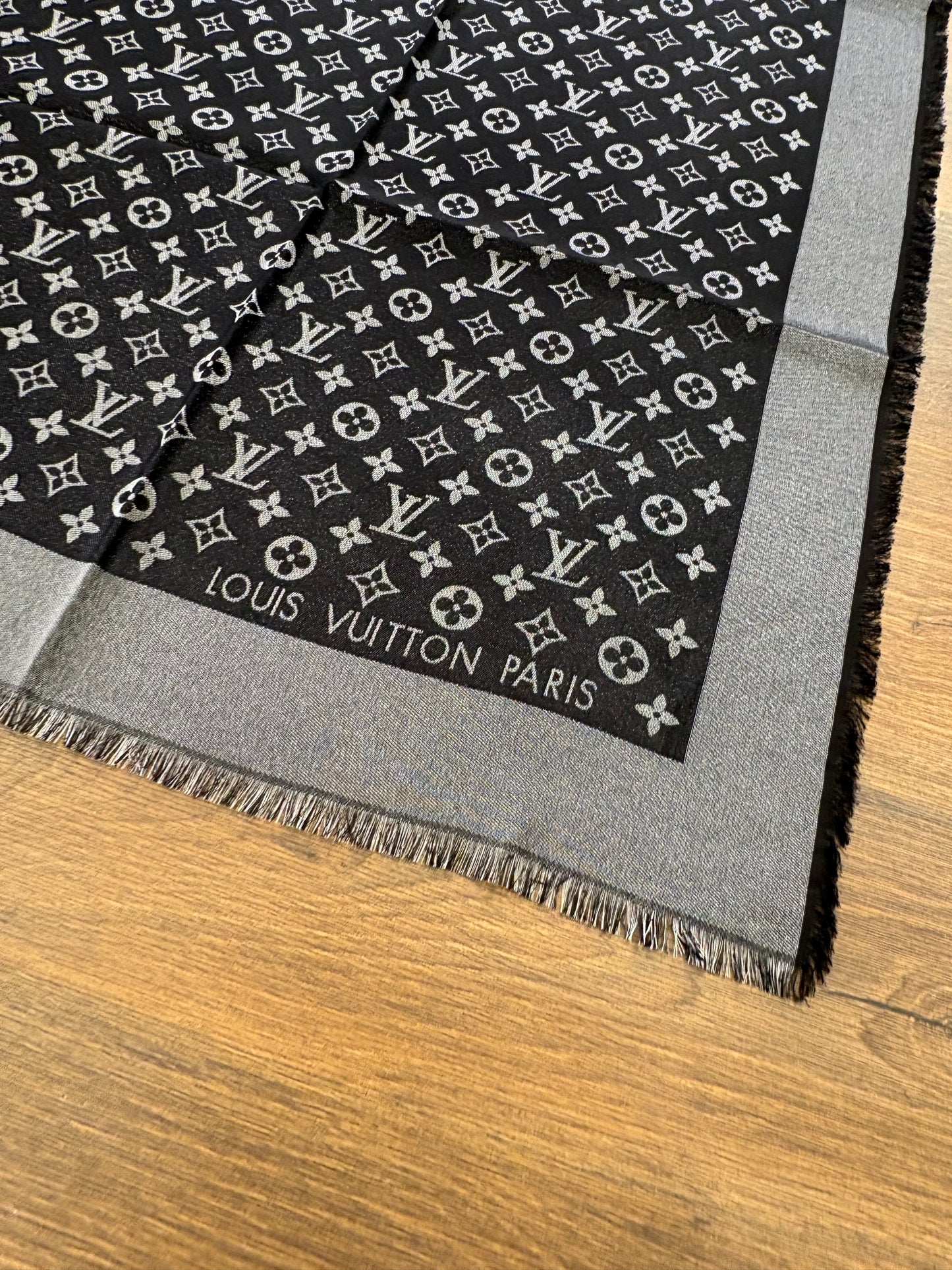 Louis Vuitton Shine scialle