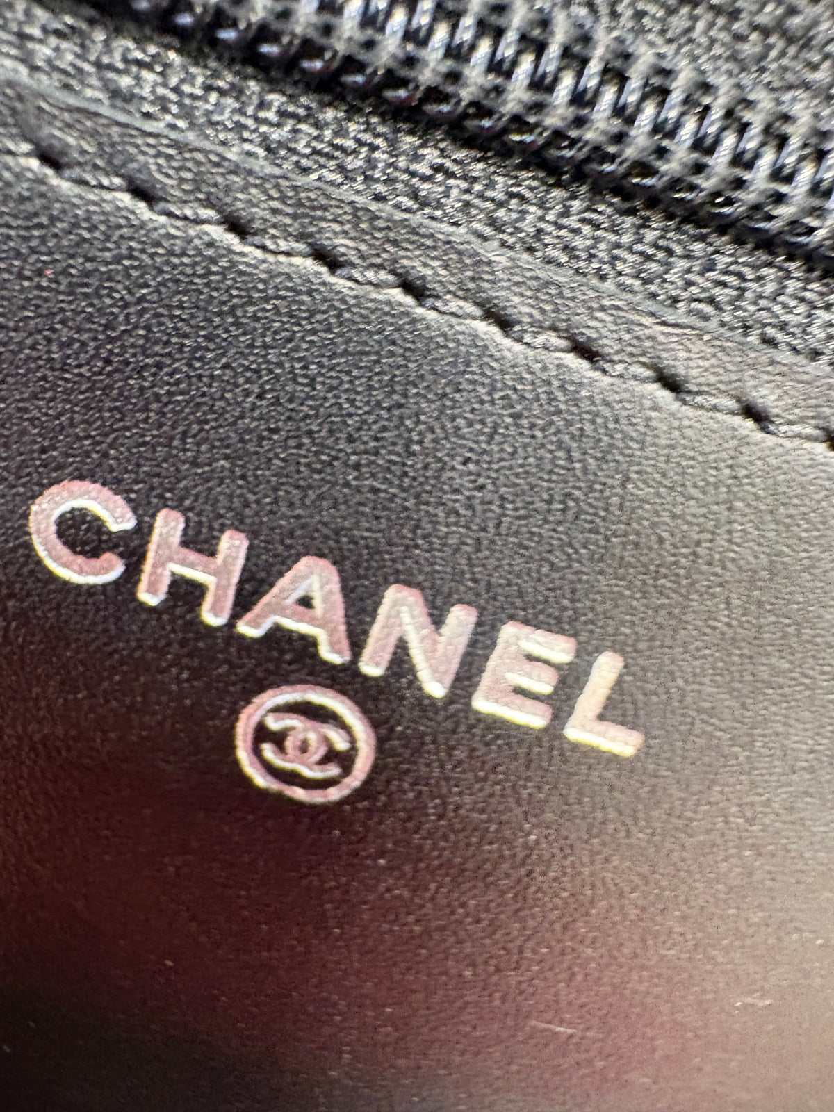 Chanel  Wallet on Chain (WOC) Cambon in Pelle di Vitello Trapuntata Nera Metallo Argento