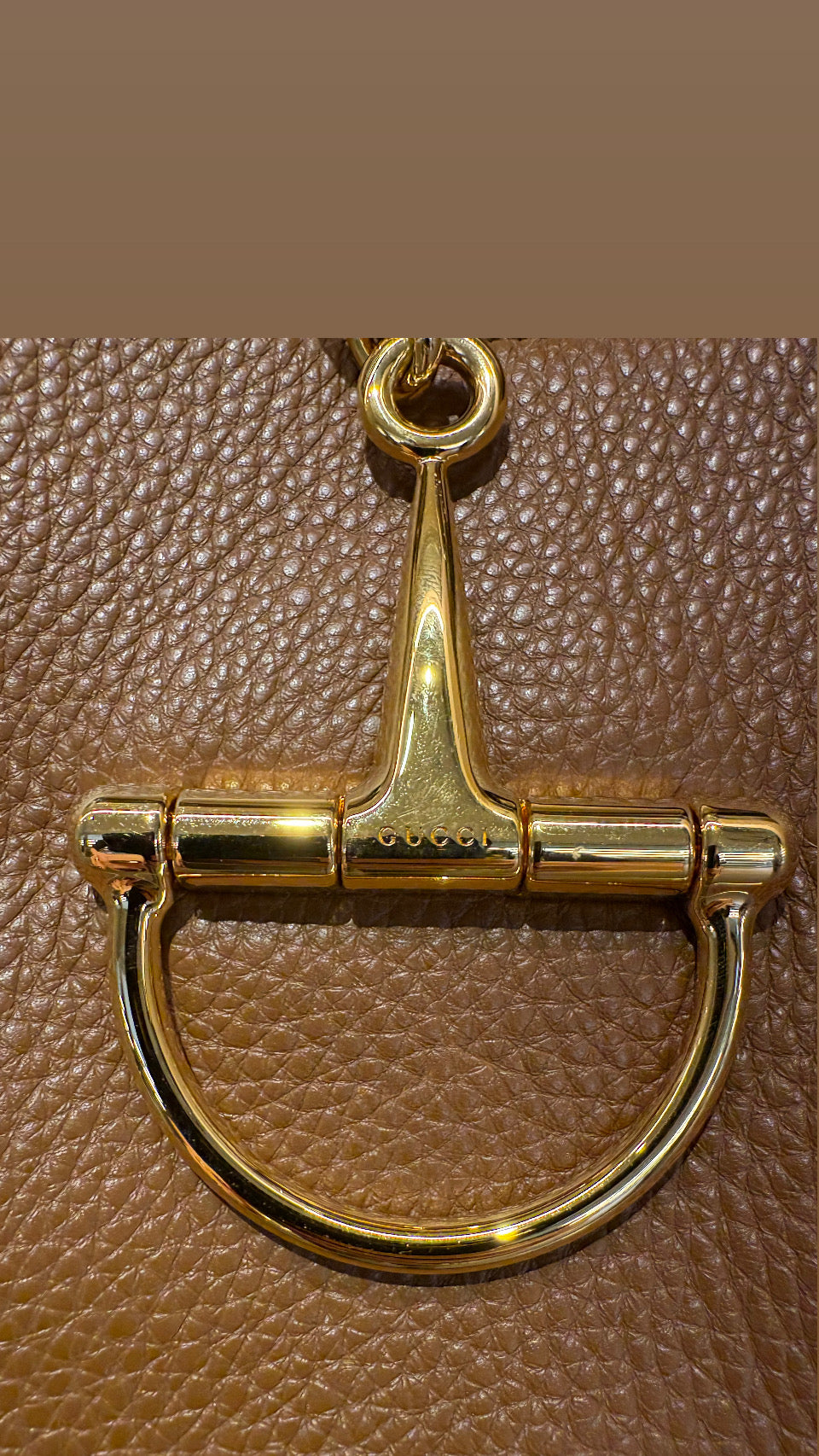 Gucci Softbit Borsa a Spalla Misura Media in Pelle Martellata Marrone Cammello