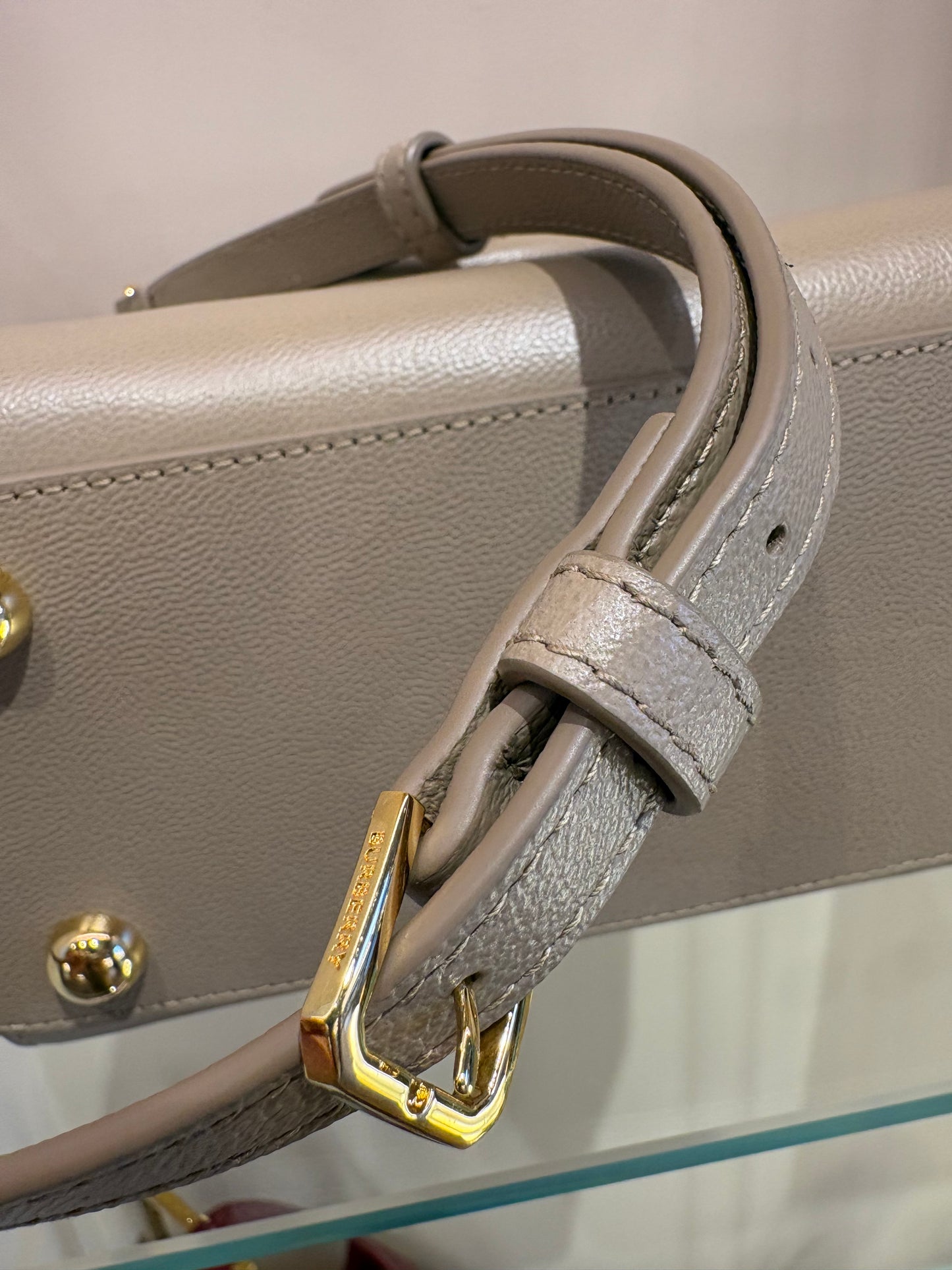 Burberry Borsa a Mano  Mini Banwell Tote in Pelle Martellata Beige -Tortora