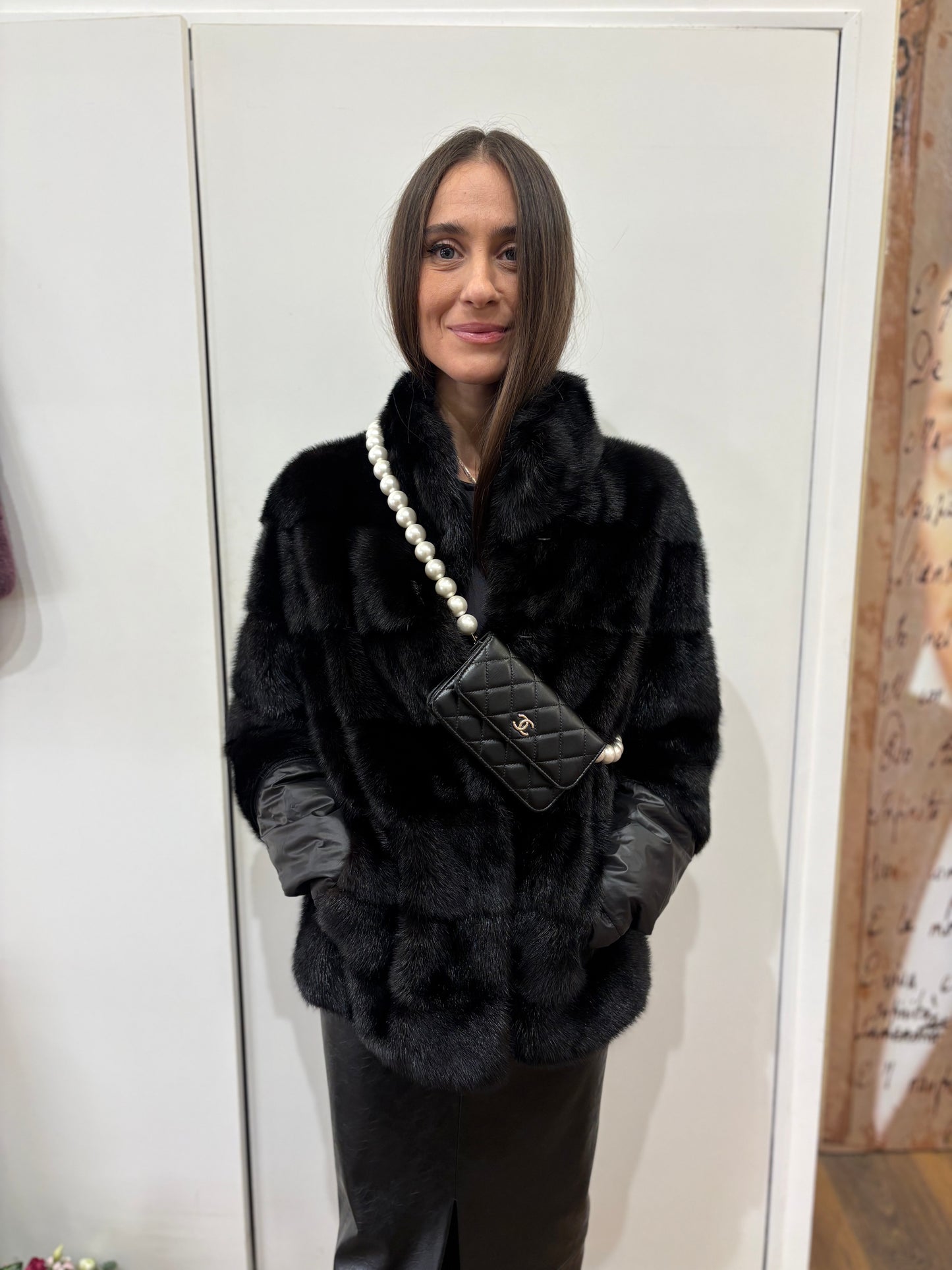 Chanel CC Mark Chain Wallet e perle