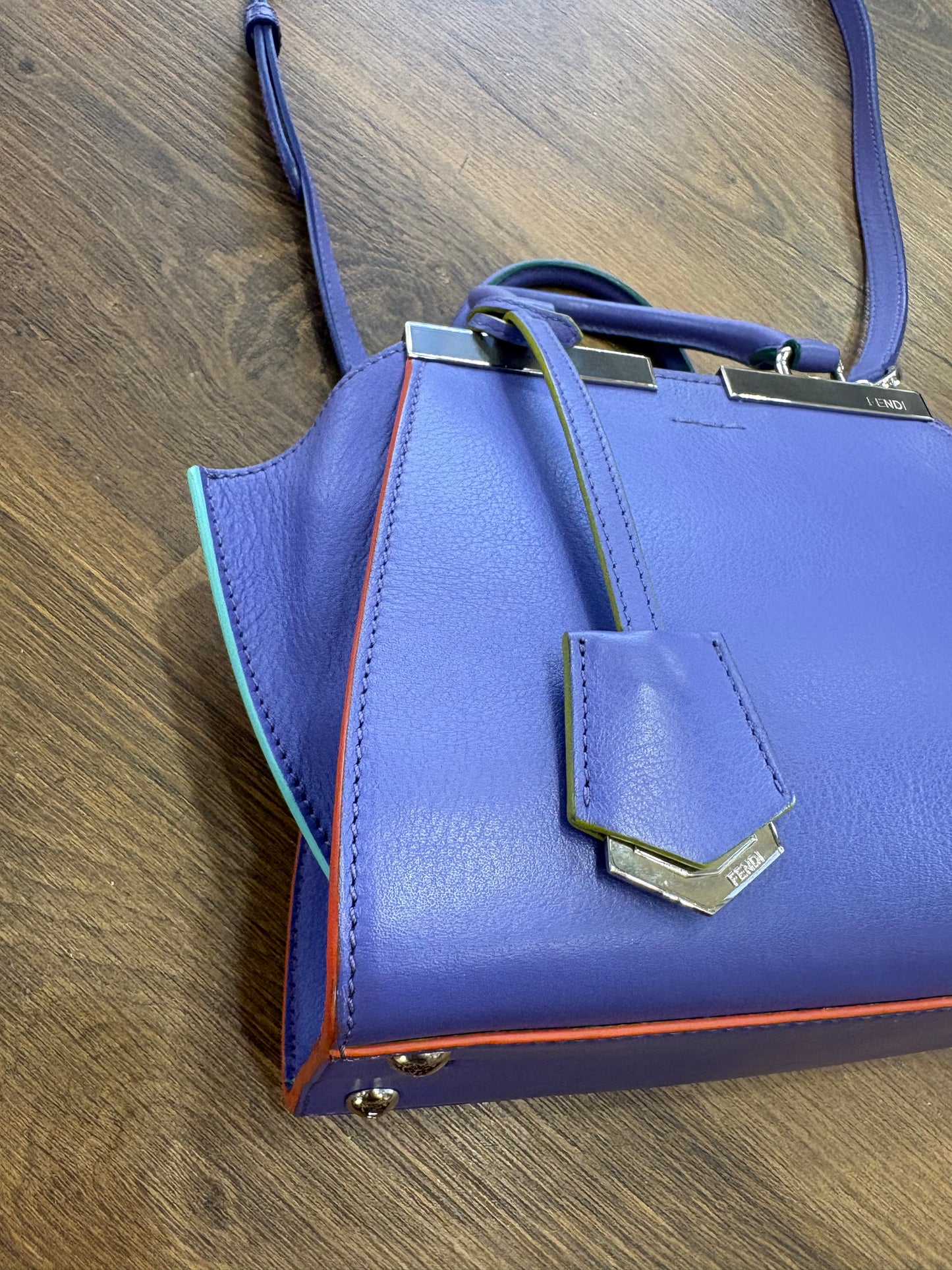 Borsa a Mano Fendi 3Jours Mini in Pelle di Vitello Viola Iris. Nuovo