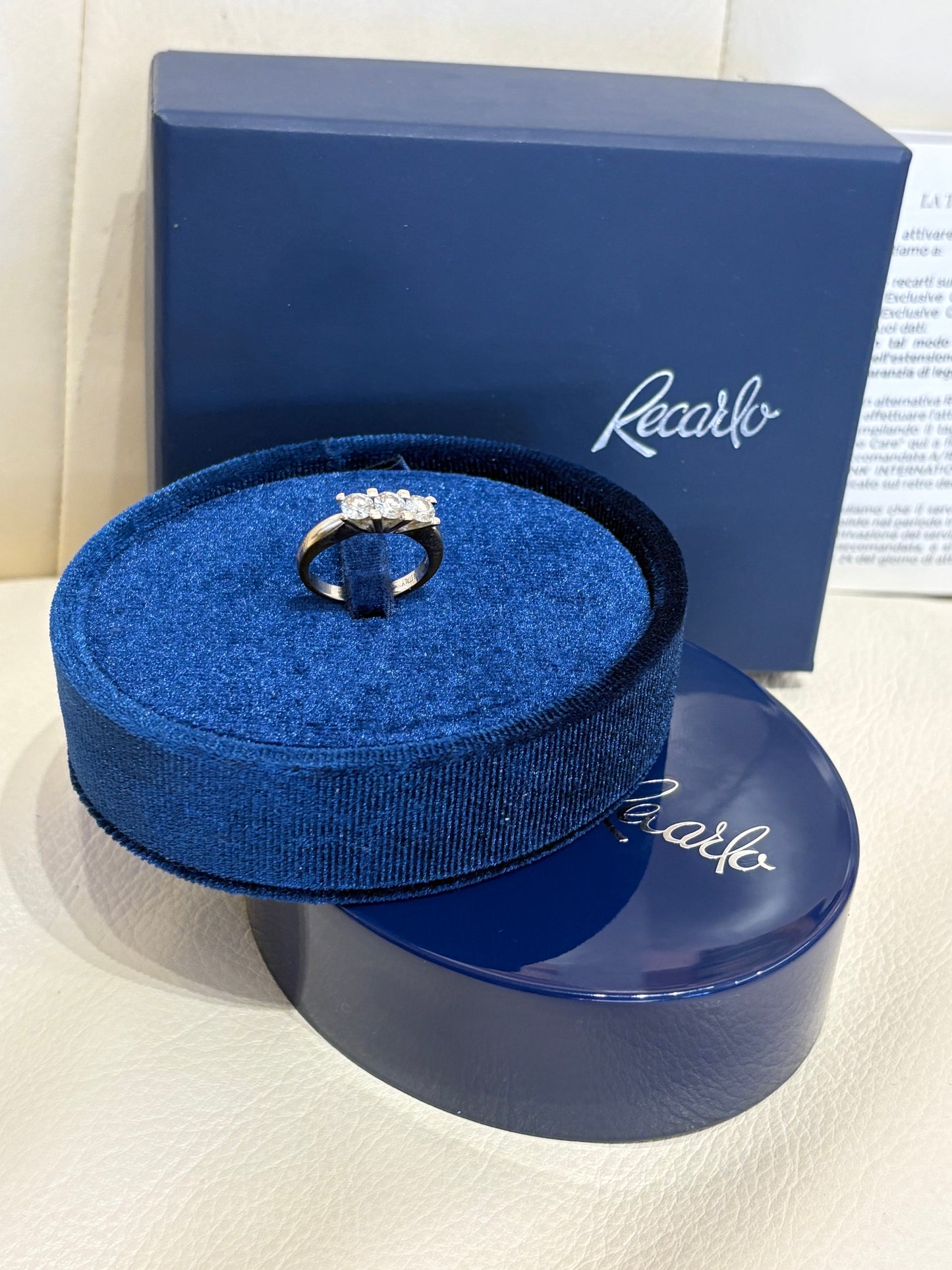 Recarlo anello Trilogy oro bianco e diamanti ct1