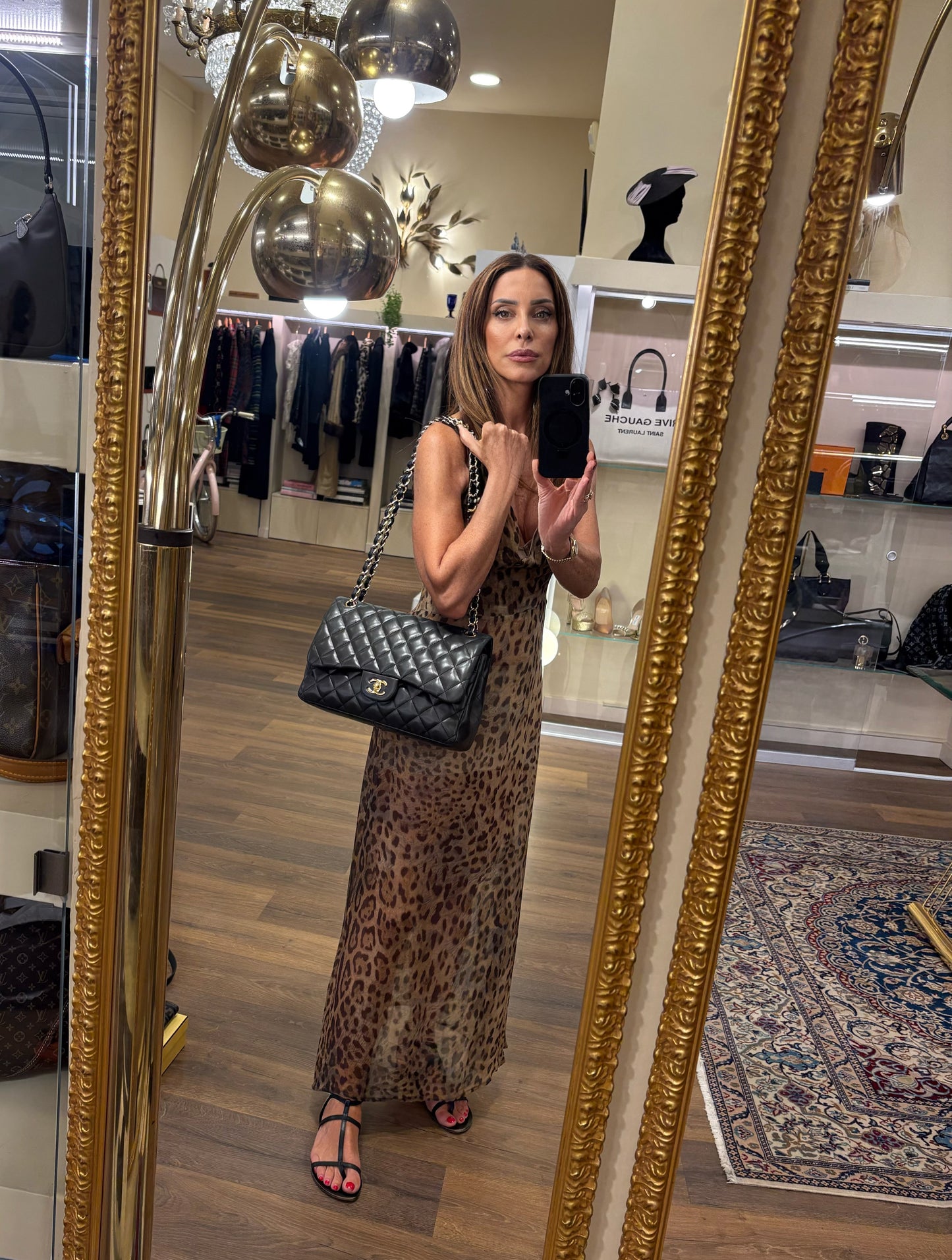 Chanel Classic Double Flap Jumbo 30 cm Pelle di Agnello Nera con Hardware Dorato
