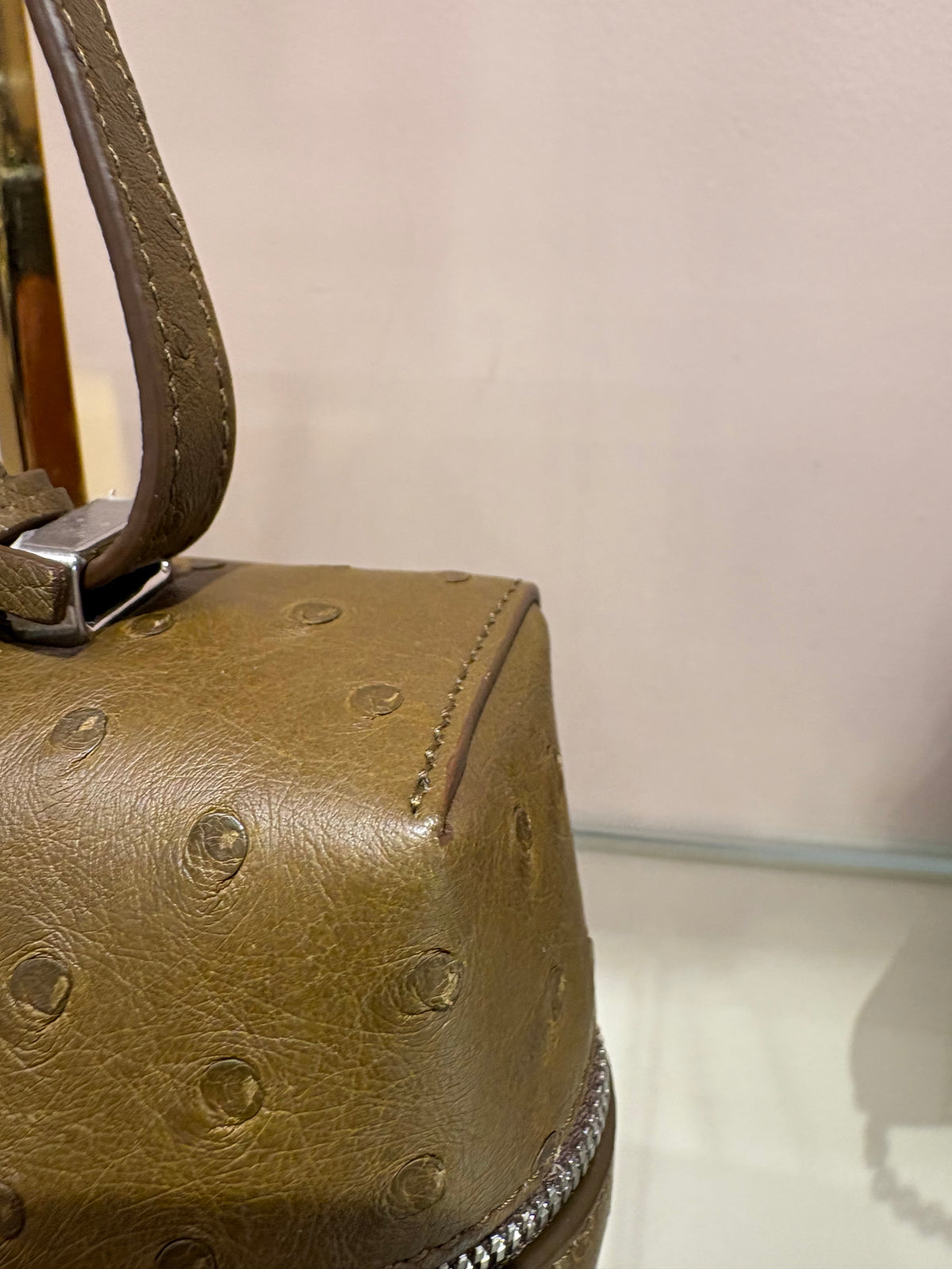 Loro Piana Extra Bag L27 in Pelle di Struzzo. Nuova